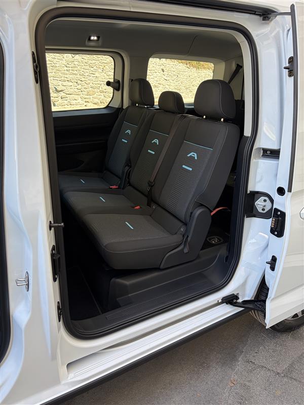 FORD Grand Tourneo Connect 2.0 EcoBlue AWD Active-image-10