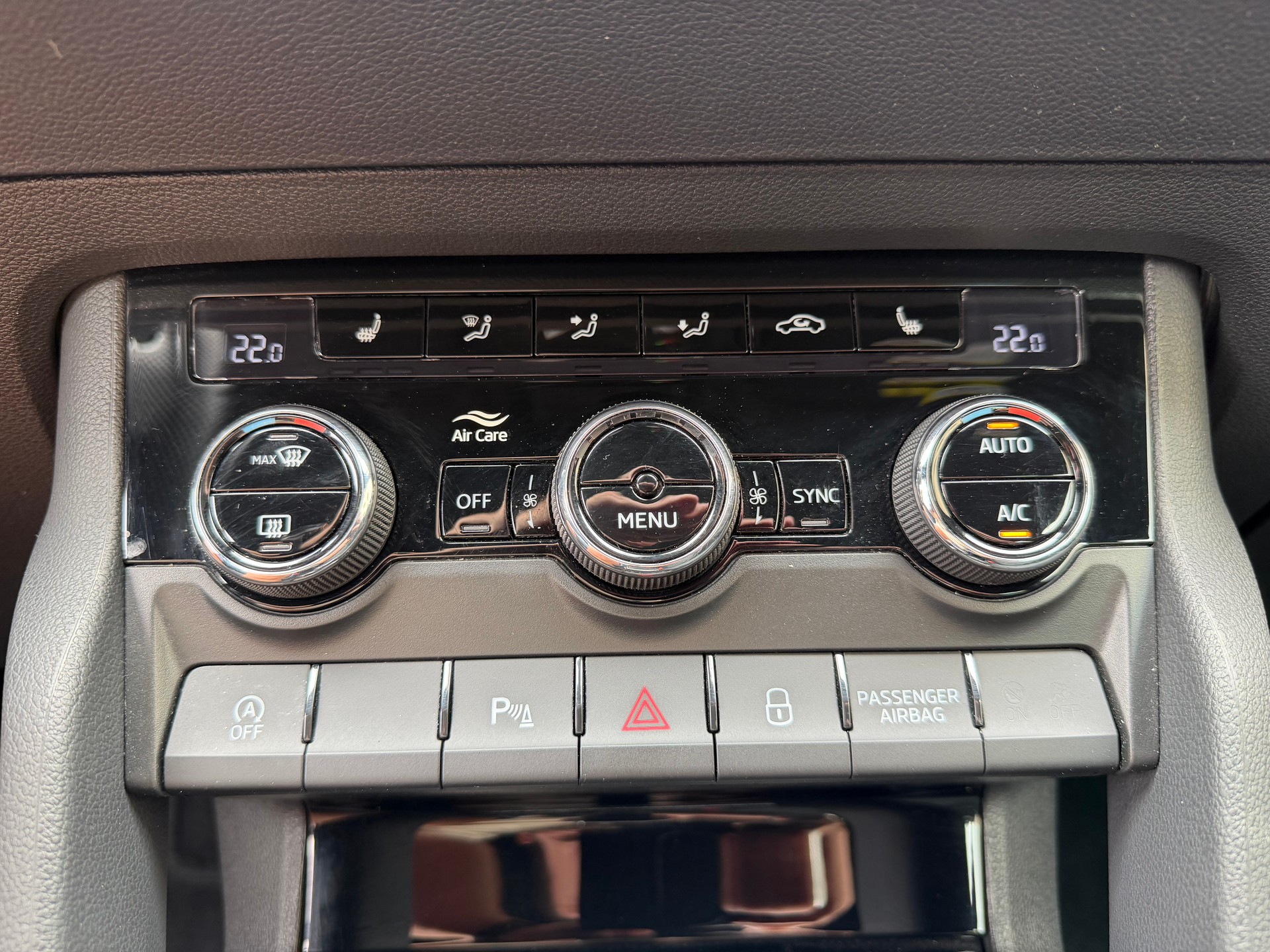 SKODA Karoq 1.5 TSI SportLine DSG-image-22