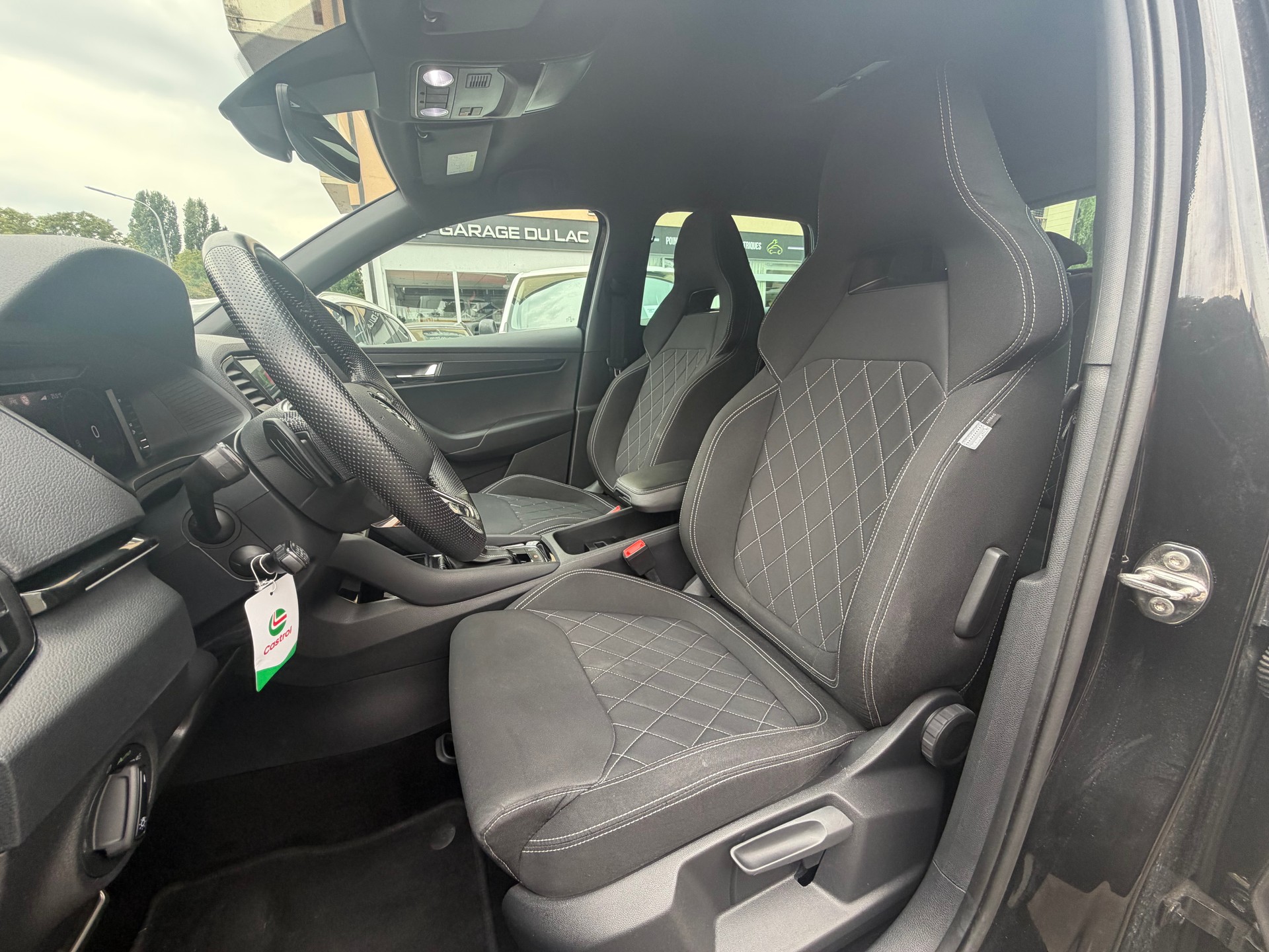 SKODA Karoq 1.5 TSI SportLine DSG-image-9