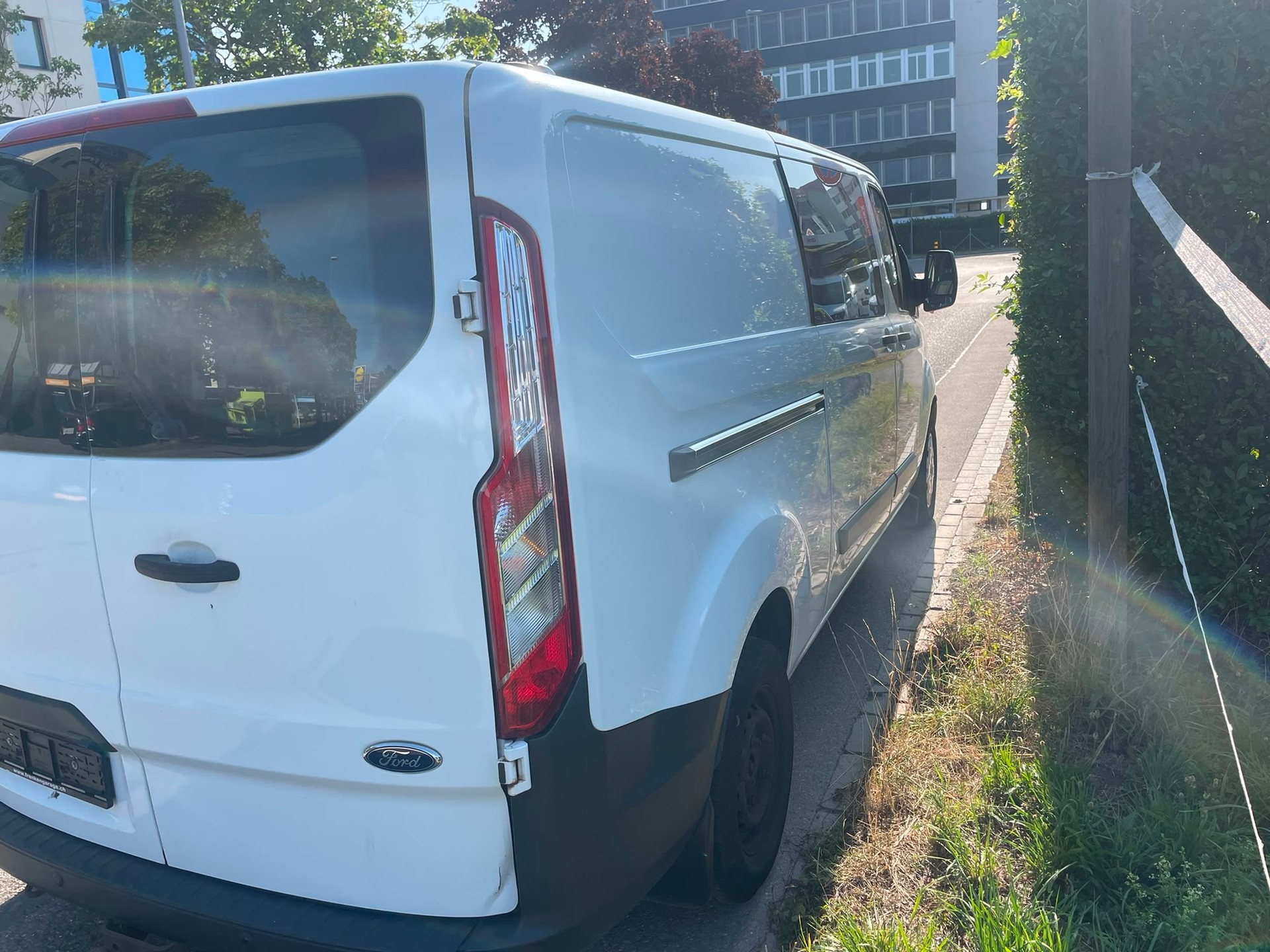 FORD Transit Custom Van 310 L2H1 Ambiente-image-2