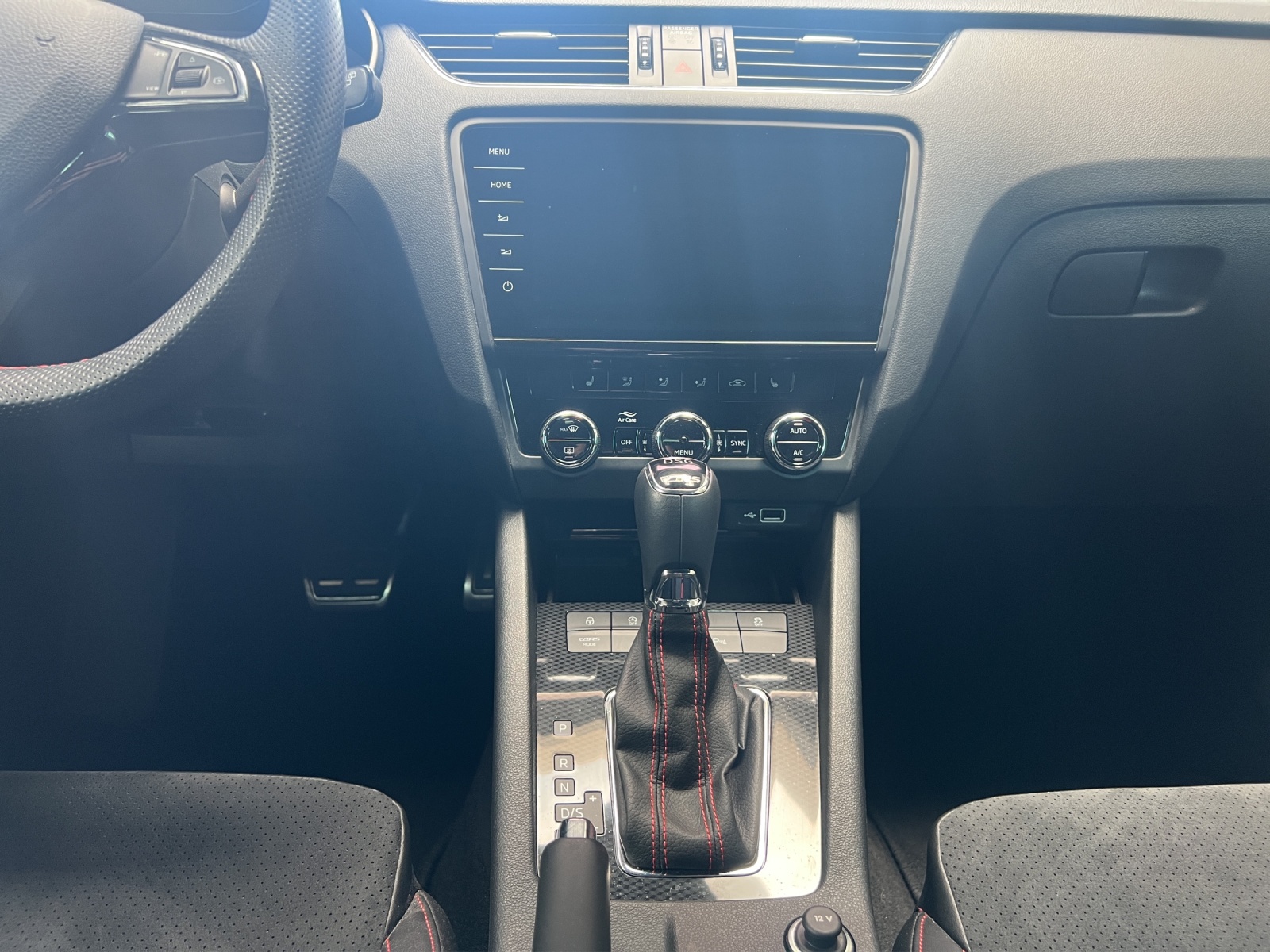 SKODA Octavia Combi 2.0 TSI RS DSG-image-11