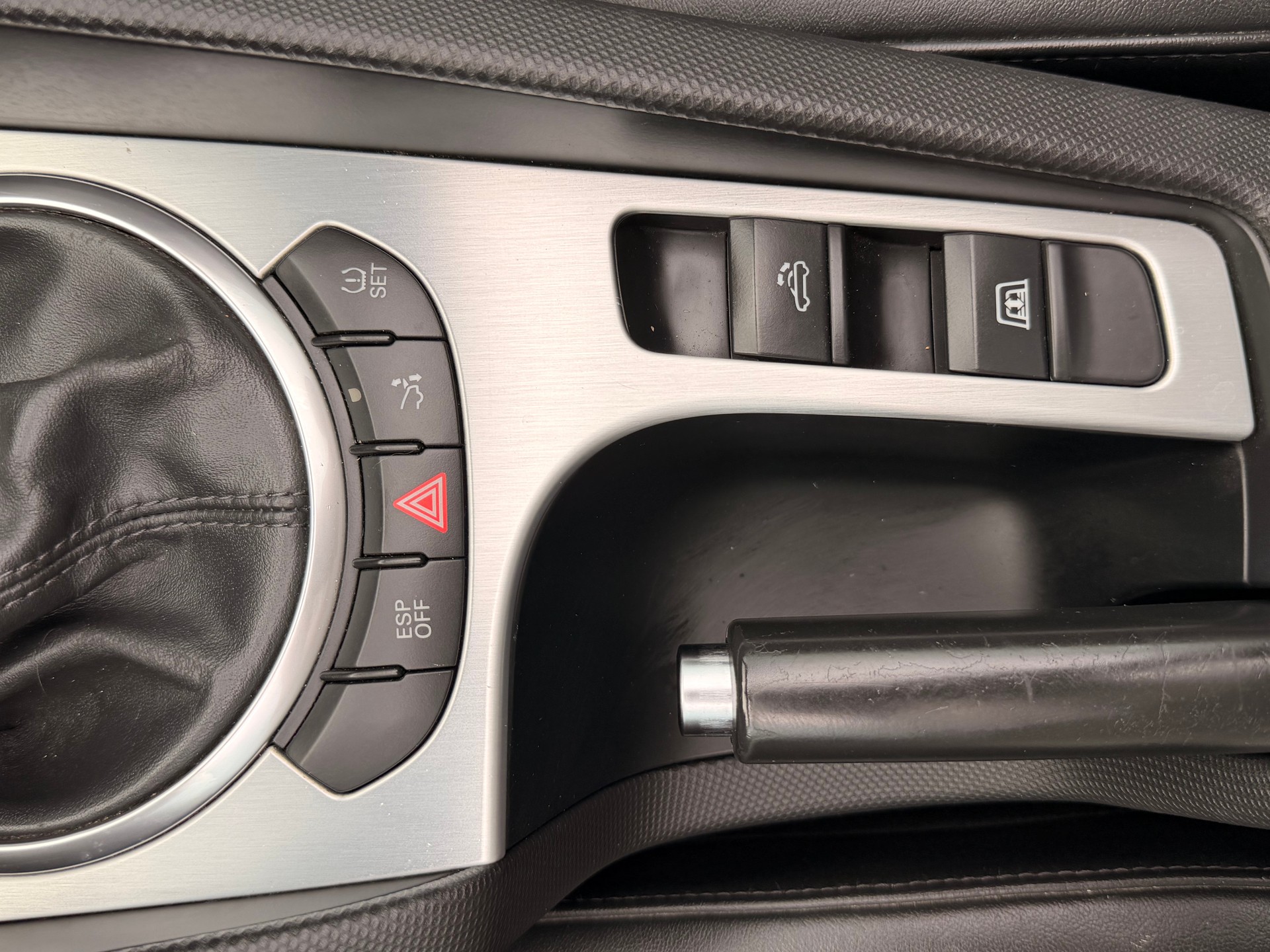 AUDI TT Roadster 2.0 TFSI Style S- Line-image-15