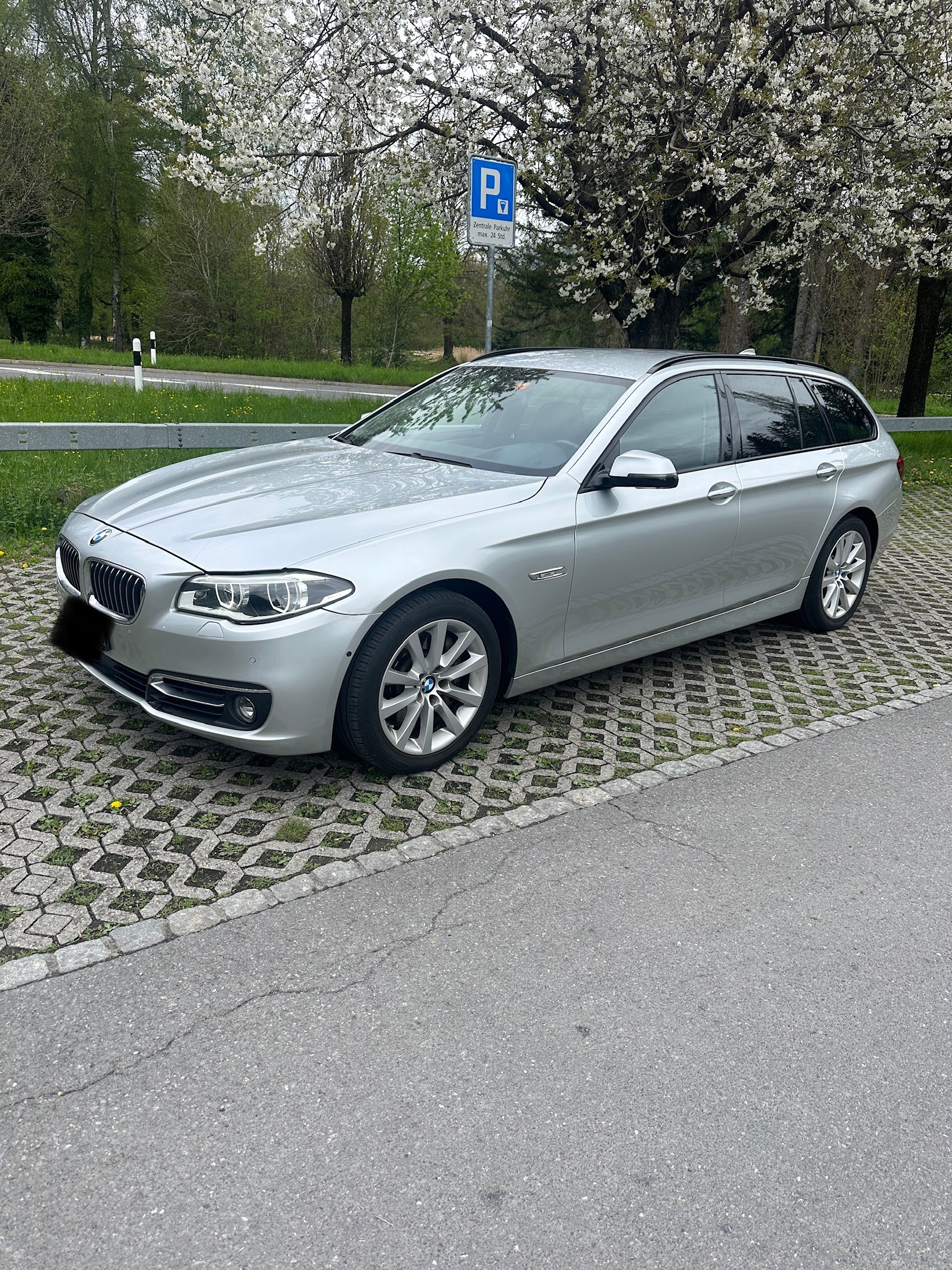 BMW 530d xDrive-image-2