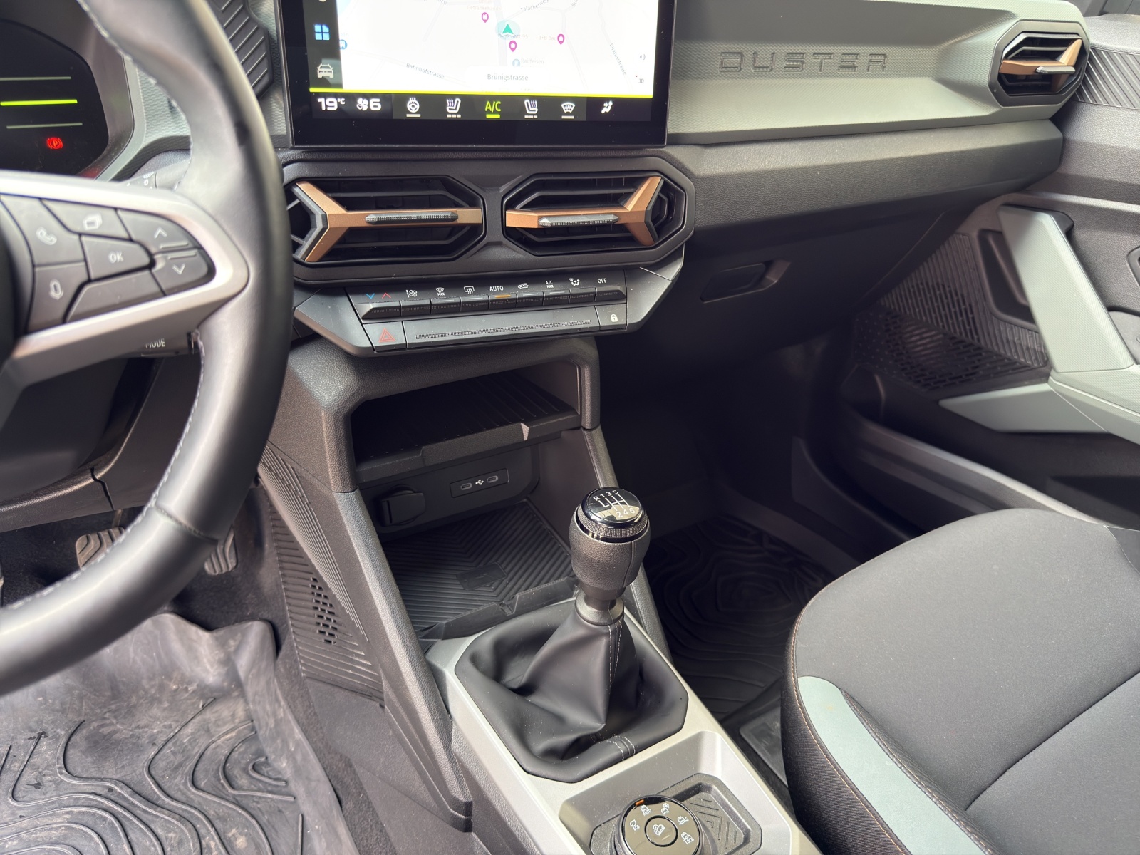 DACIA Duster TCe 130 Extreme 4x4 6-Gang-image-13