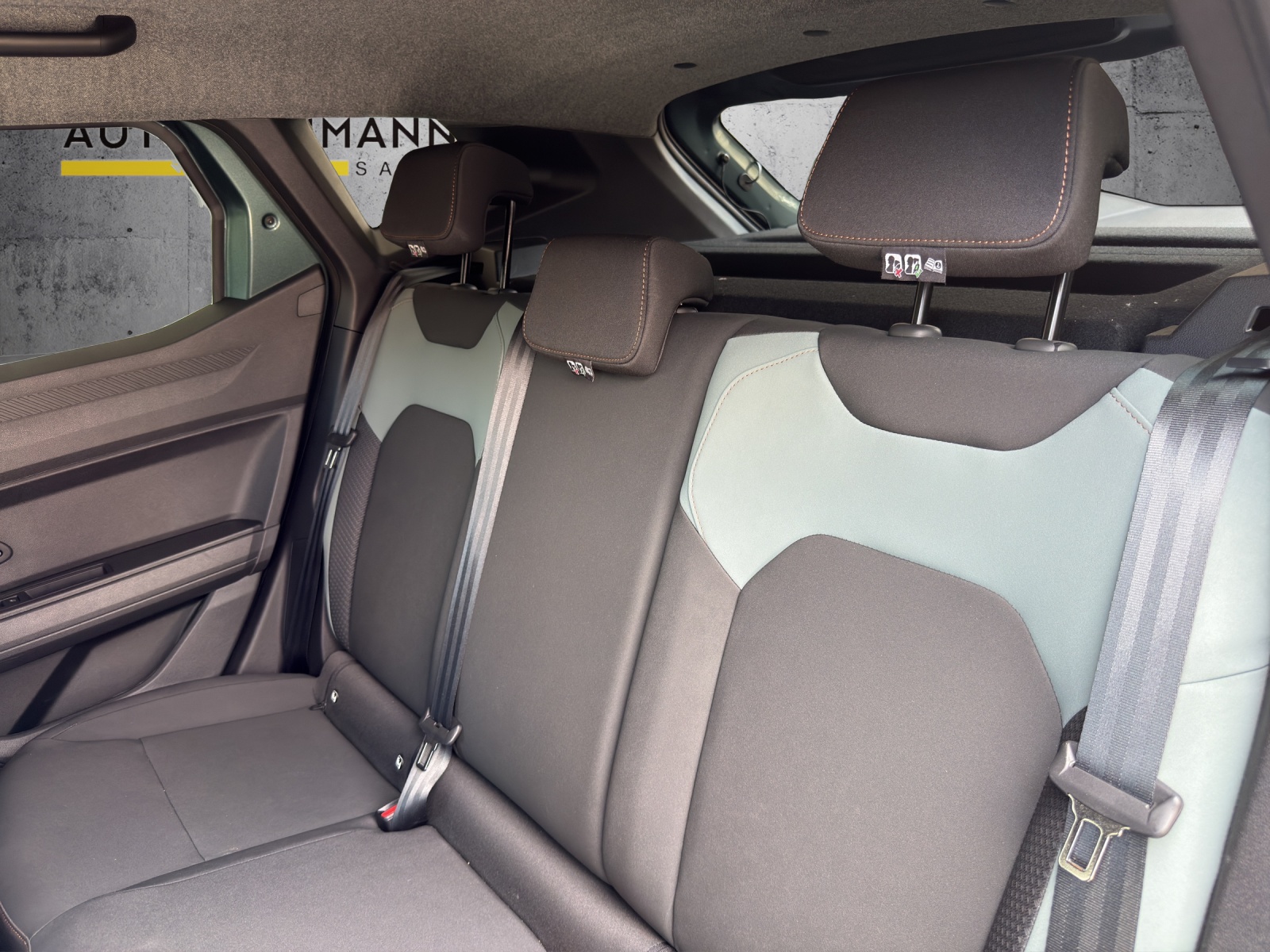 DACIA Duster TCe 130 Extreme 4x4 6-Gang-image-12
