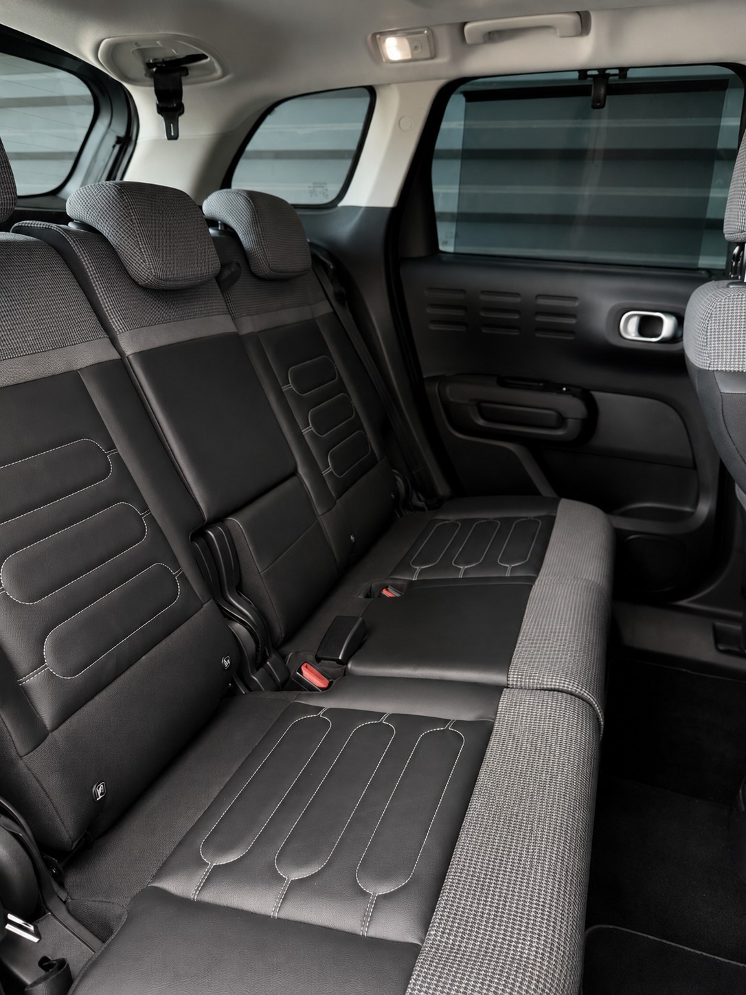 CITROEN C3 Aircross 1.2i PureTech Shine EAT-image-9