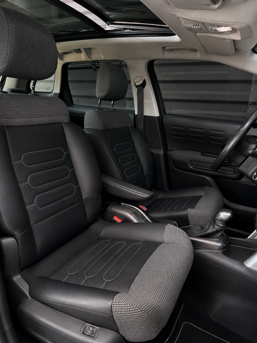 CITROEN C3 Aircross 1.2i PureTech Shine EAT-image-8