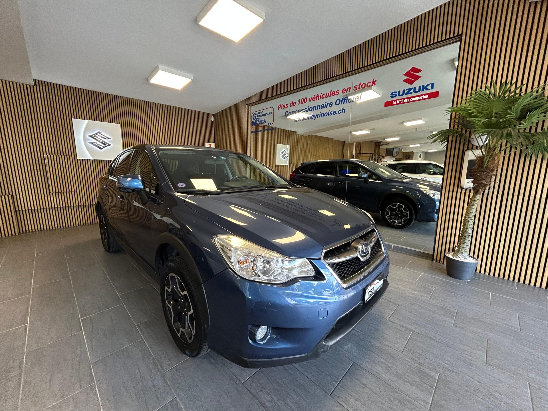 SUBARU XV 2.0i Swiss Two-showroom-element-1
