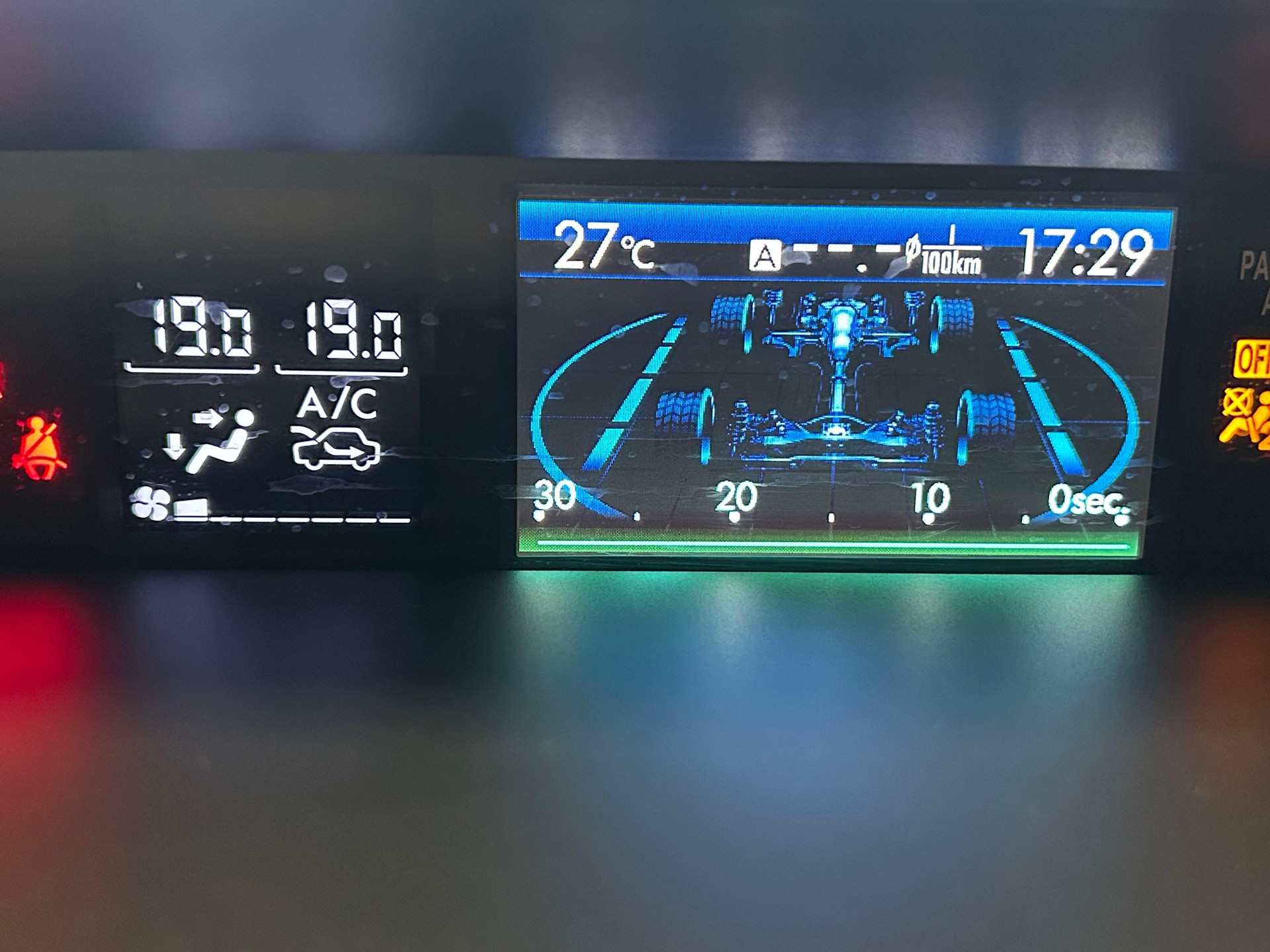 SUBARU XV 2.0i Swiss Two-image-11