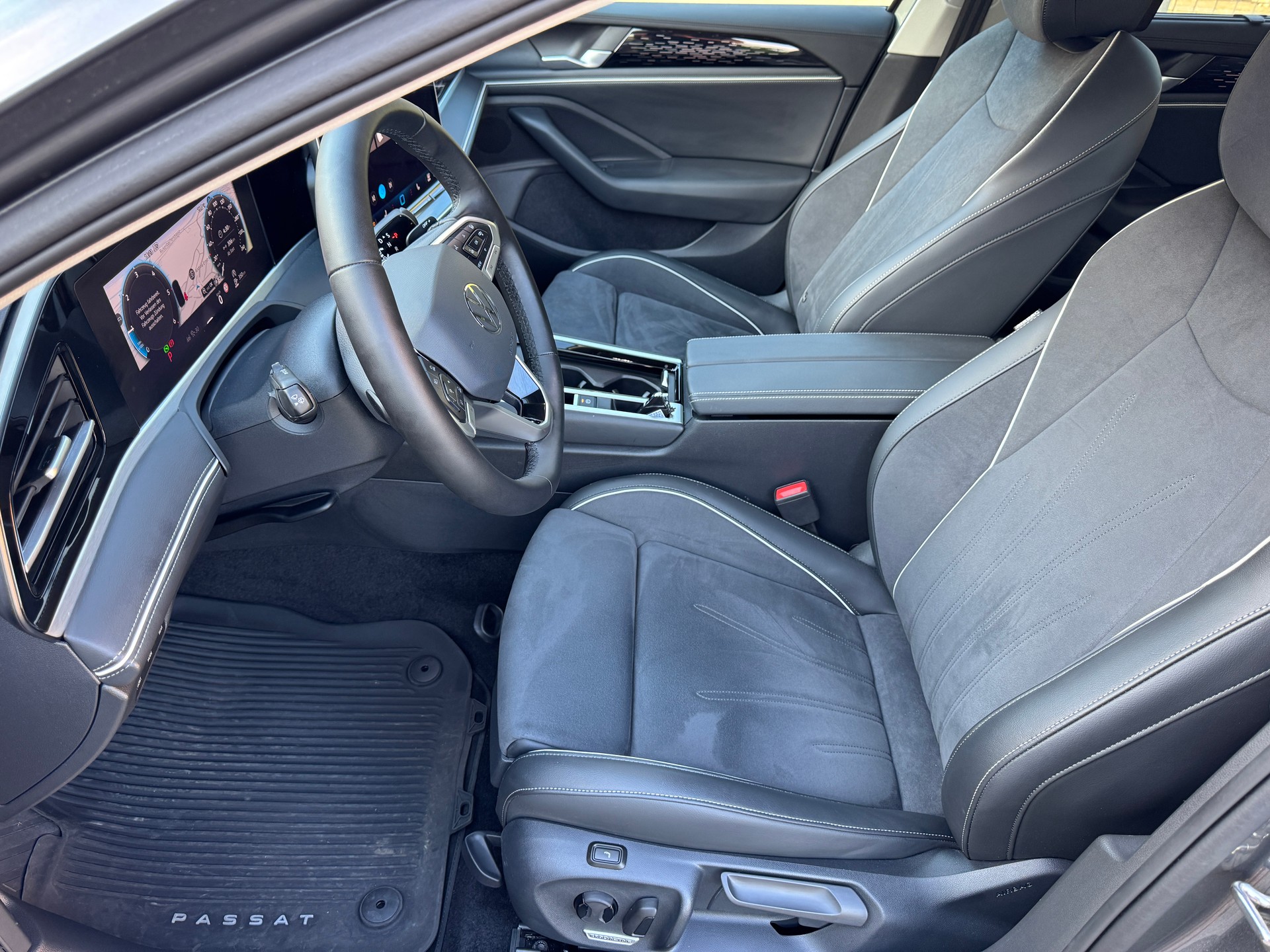 VW Passat 2.0 TDI BMT Elegance DSG-image-5