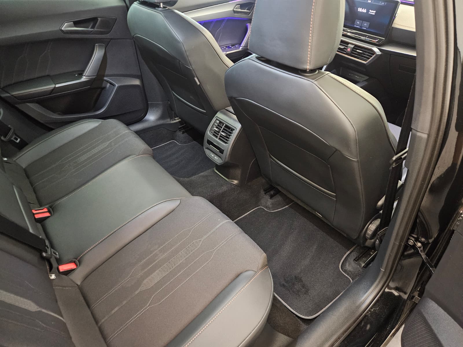 CUPRA Formentor 1.4 e-HYBRID pHEV Inicio DSG-image-13