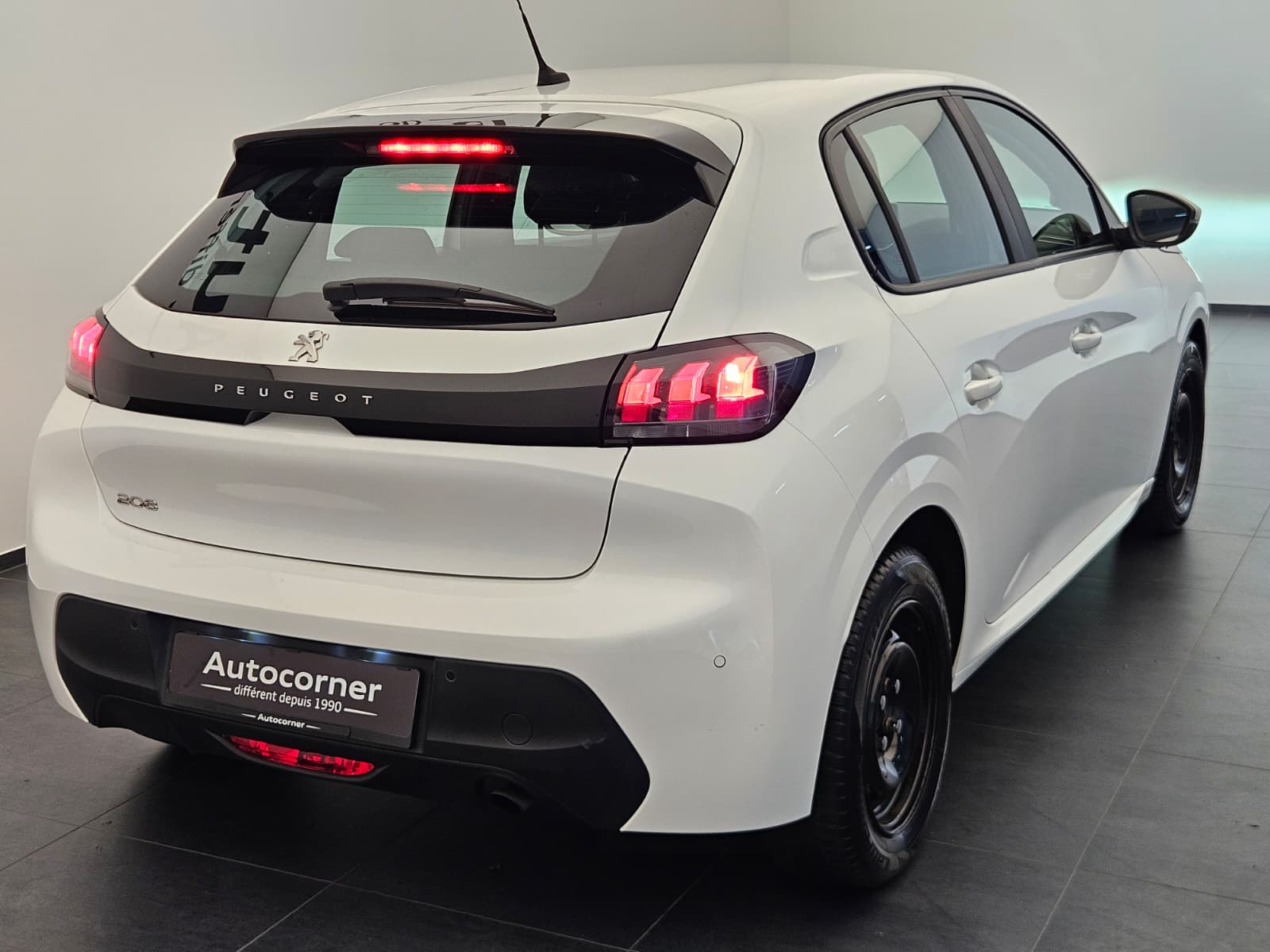 PEUGEOT 208 1.2 PureTech Active Pack-image-6