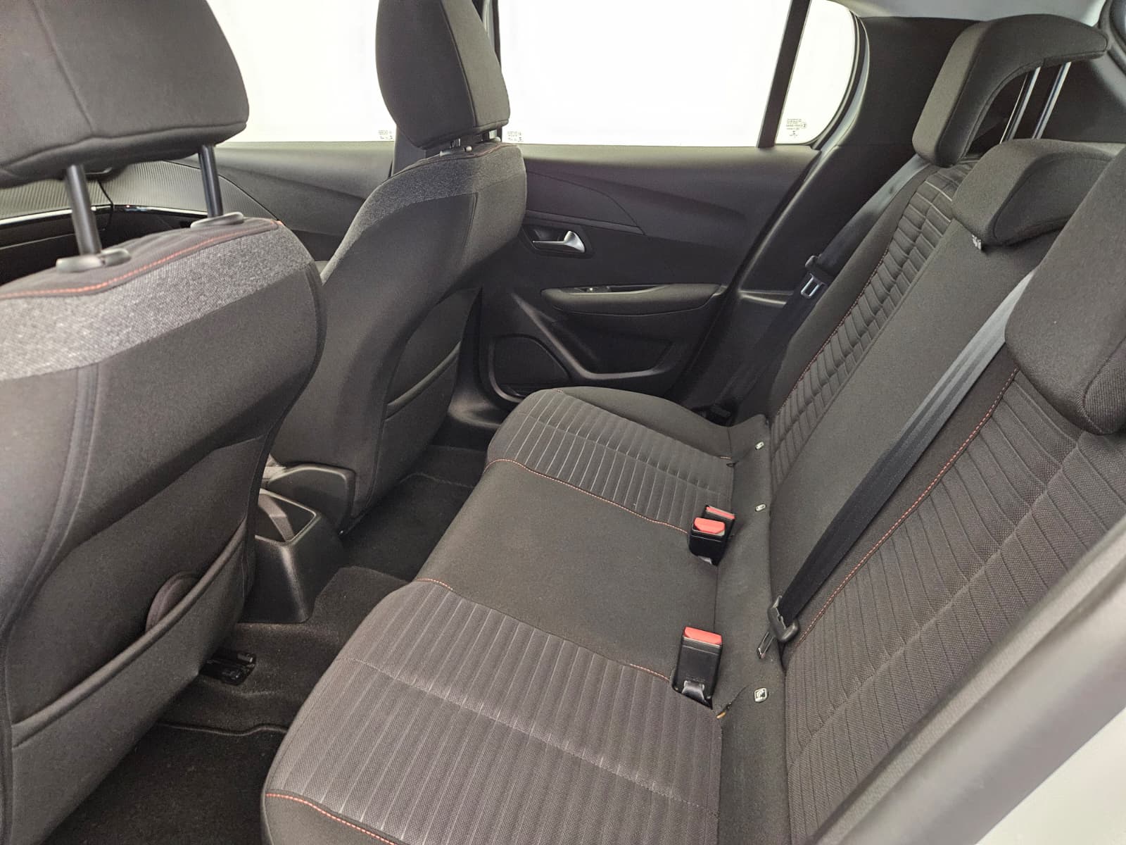 PEUGEOT 208 1.2 PureTech Active Pack-image-12