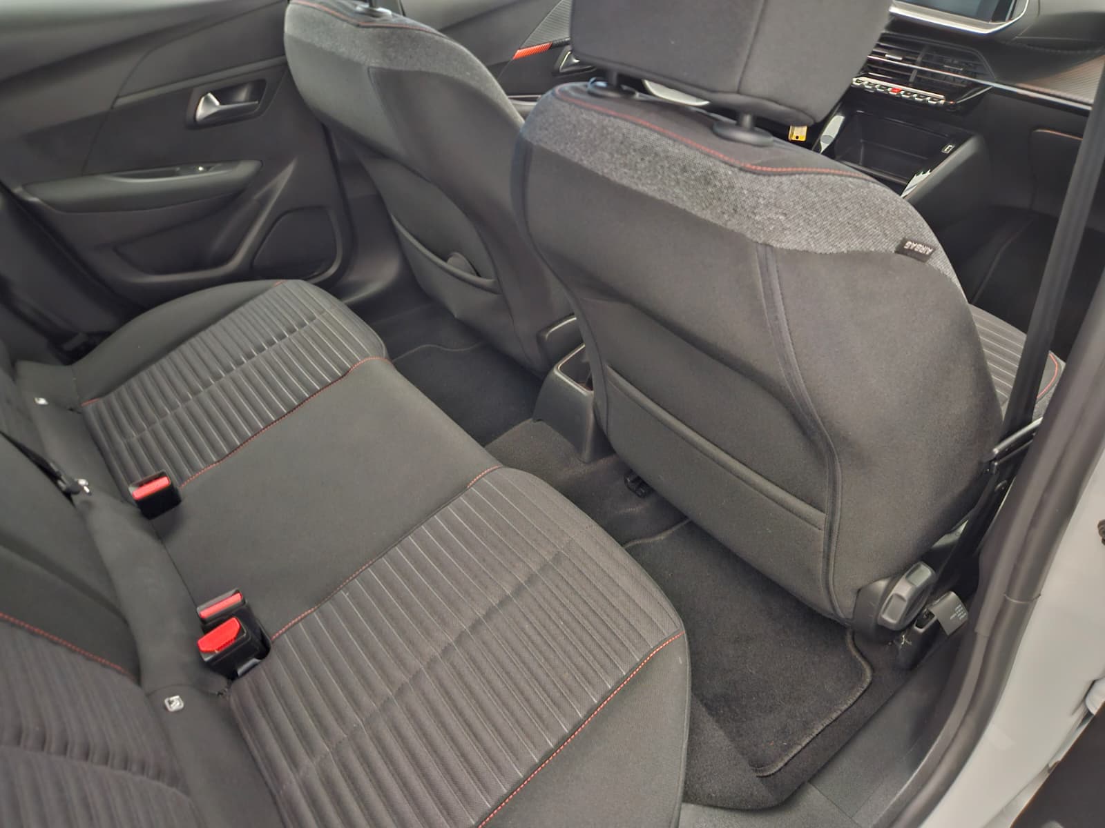 PEUGEOT 208 1.2 PureTech Active Pack-image-13
