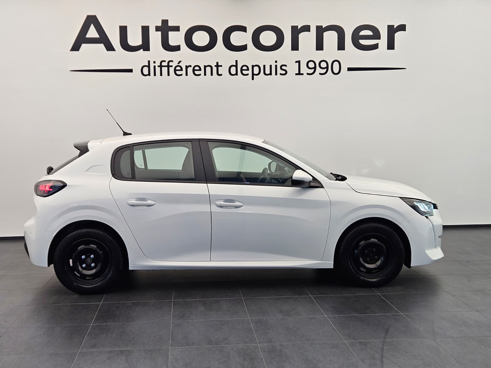 PEUGEOT 208 1.2 PureTech Active Pack-image-5