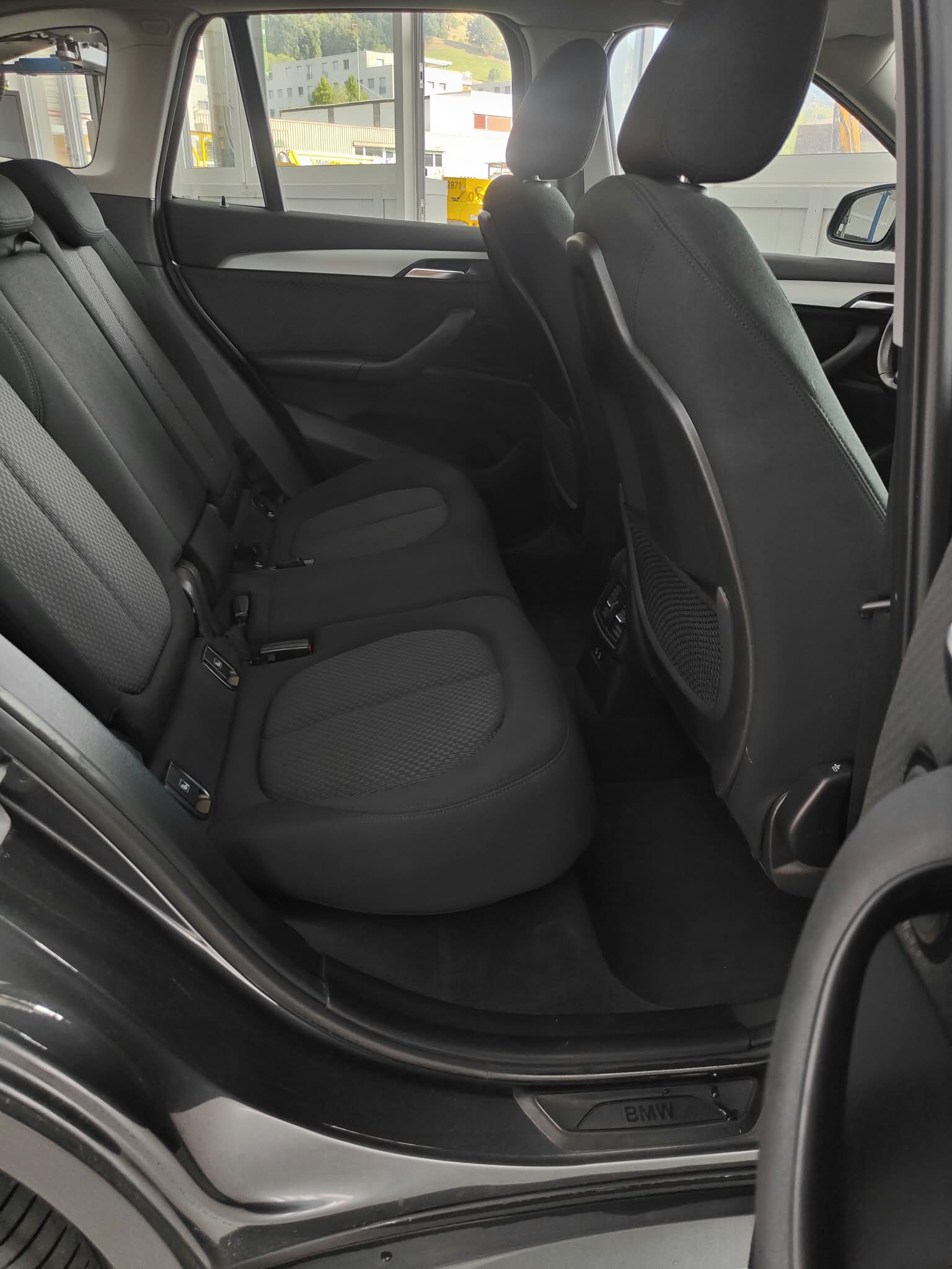 BMW X1 xDrive 20i Sport Line Steptronic-image-12
