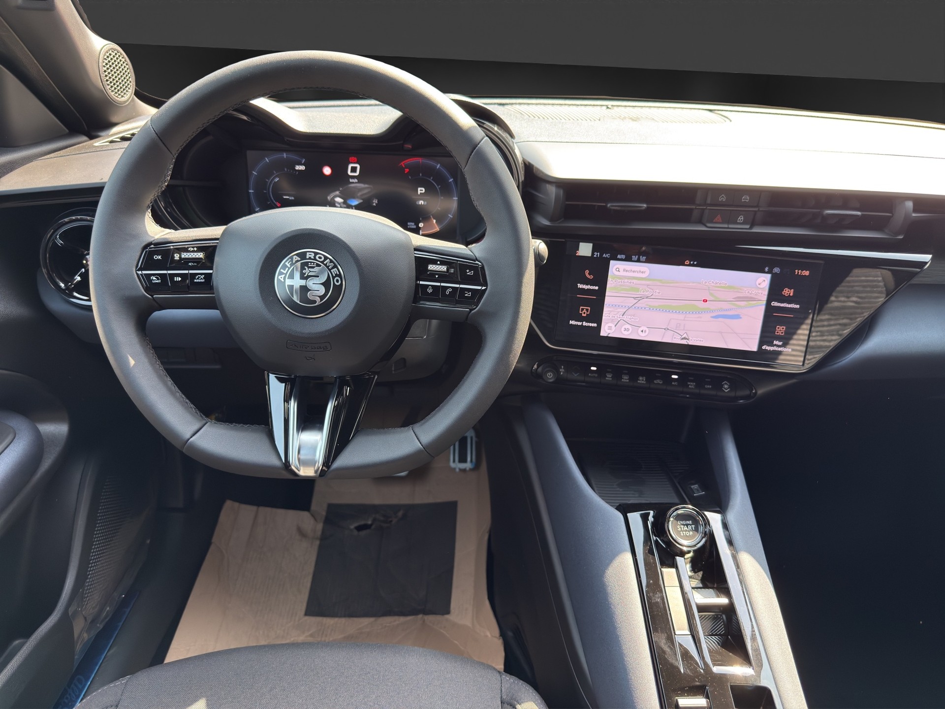 ALFA ROMEO Junior 1.2 48V Hybrid Sprint TECH-image-11