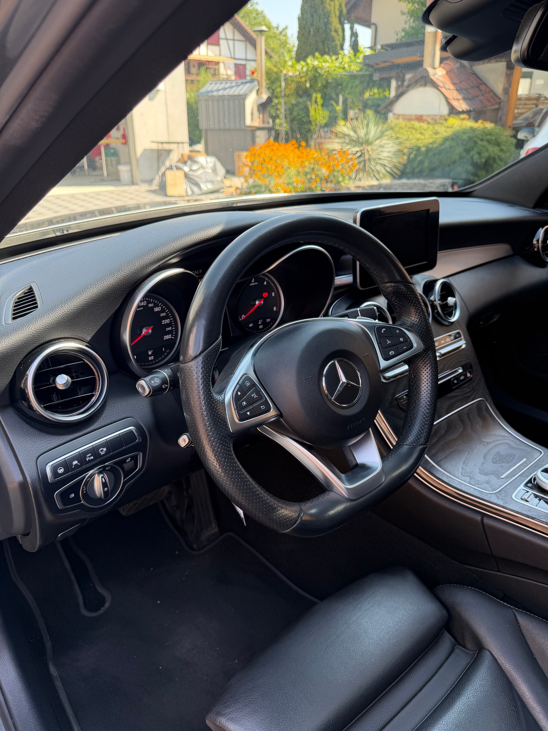 MERCEDES-BENZ C 250 d AMG Line 4matic-image-5