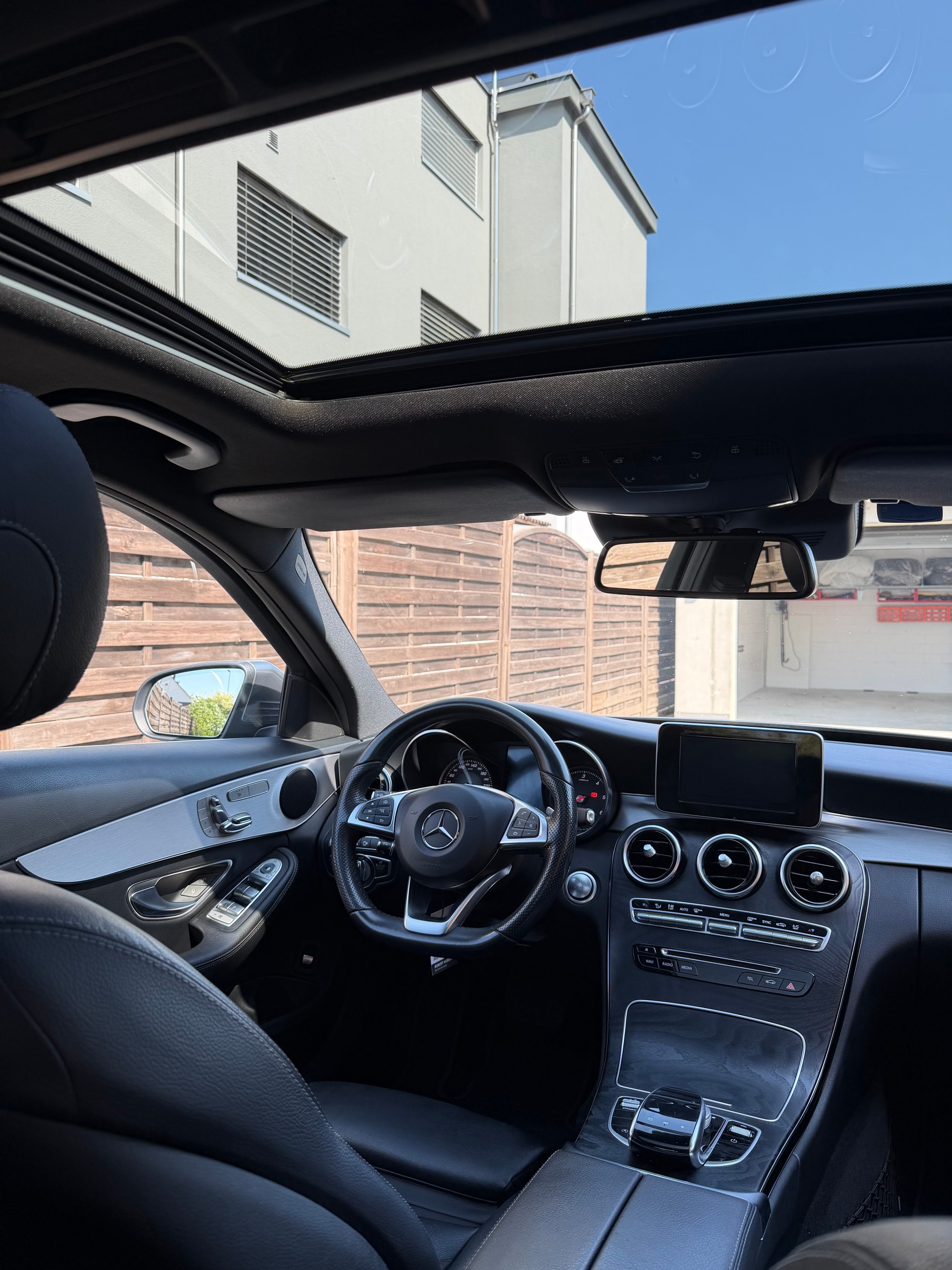 MERCEDES-BENZ C 250 d AMG Line 4matic-image-3