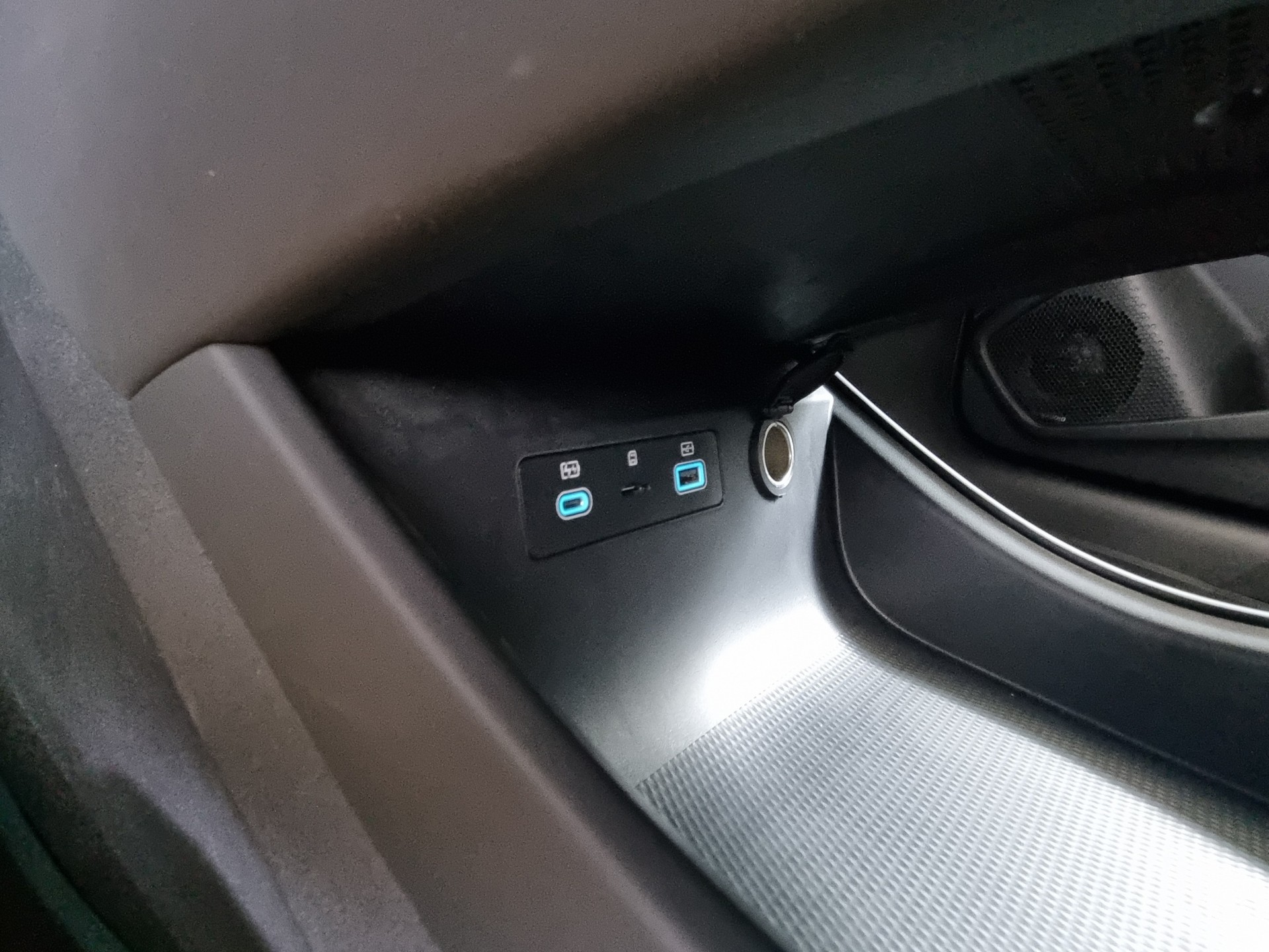 BYD Seal 82,2 kWh Excellence AWD-image-15