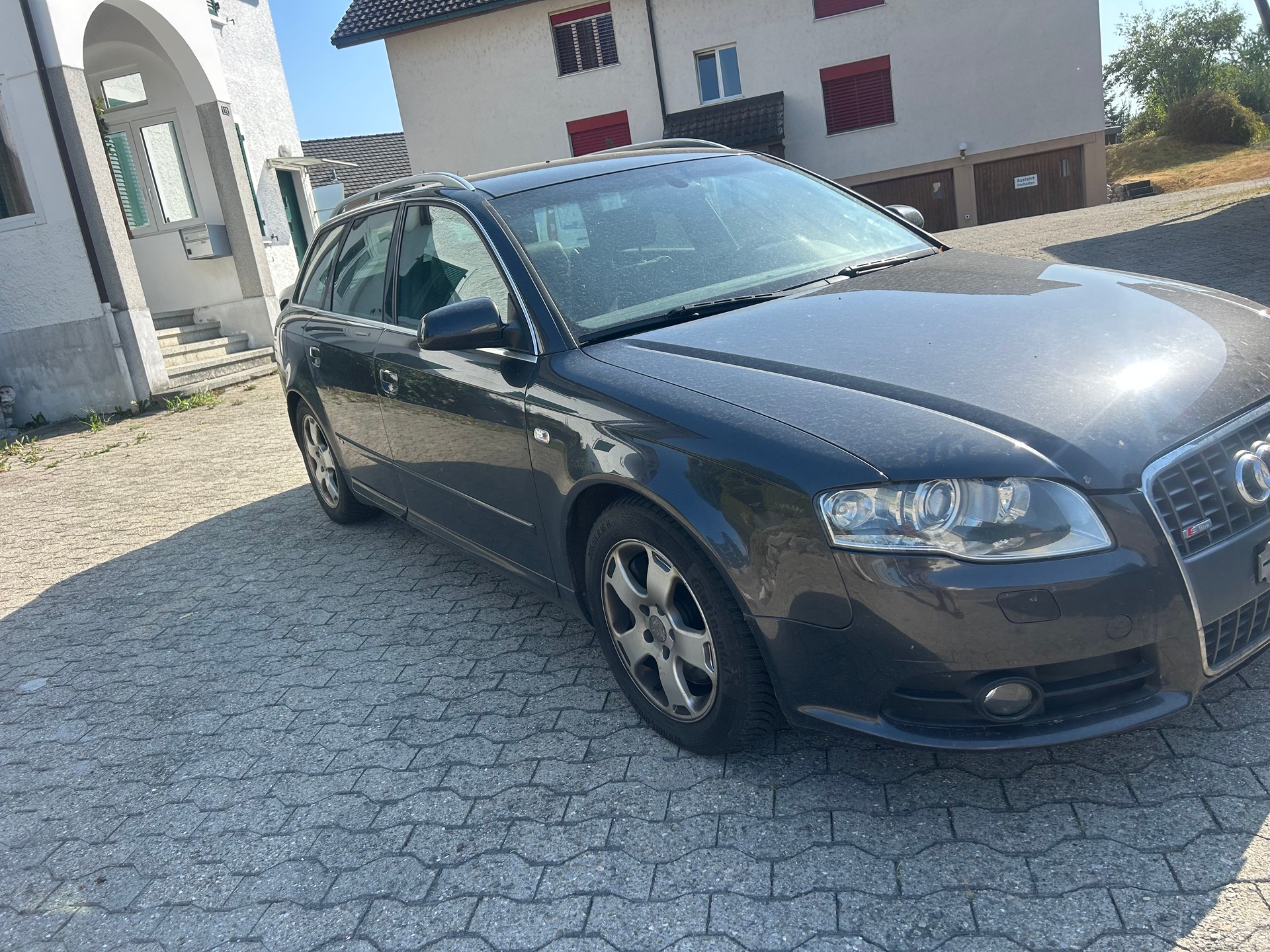 AUDI A4 Avant 3.0 V6 TDI quattro-image-1