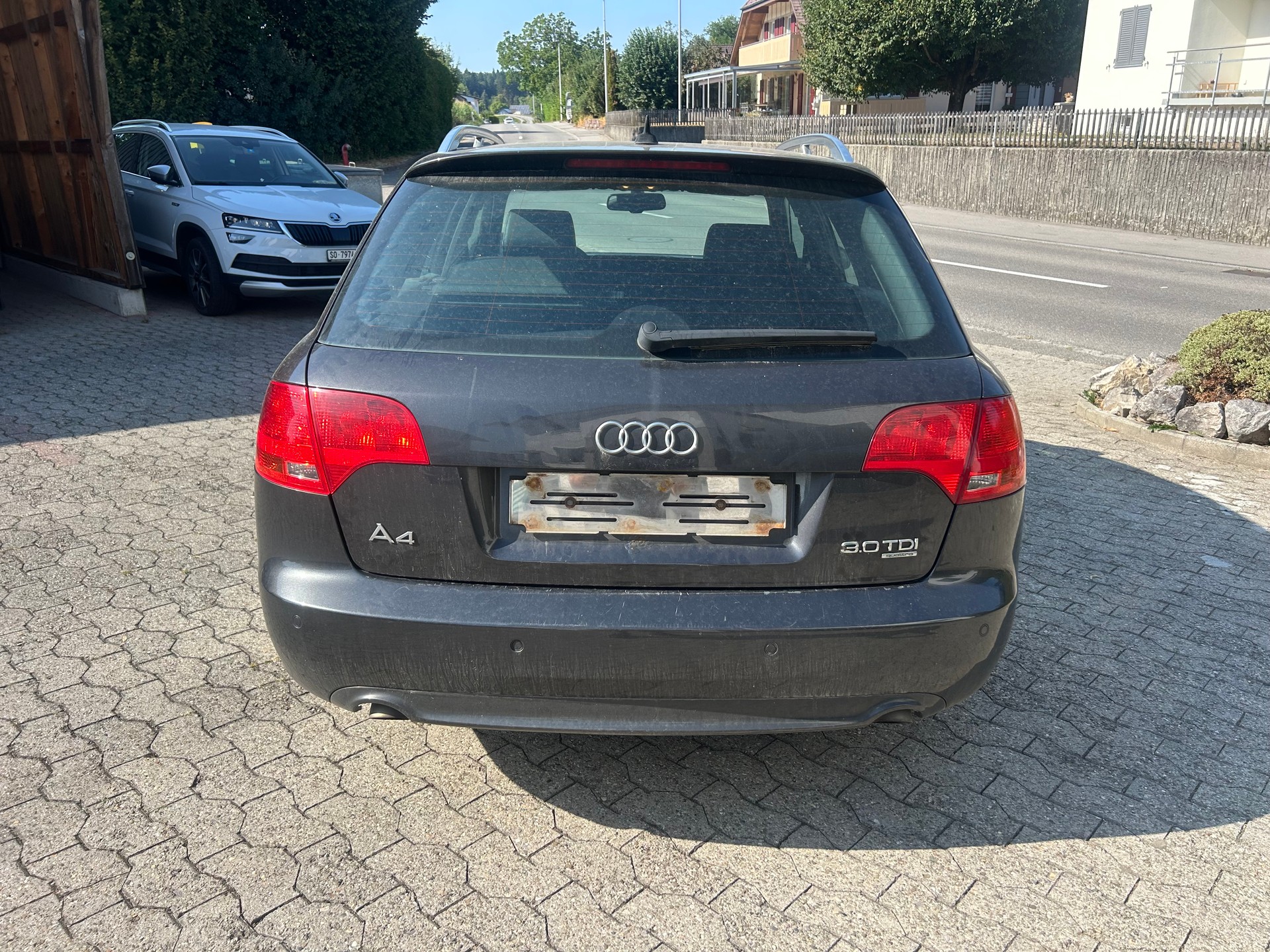 AUDI A4 Avant 3.0 V6 TDI quattro-image-3