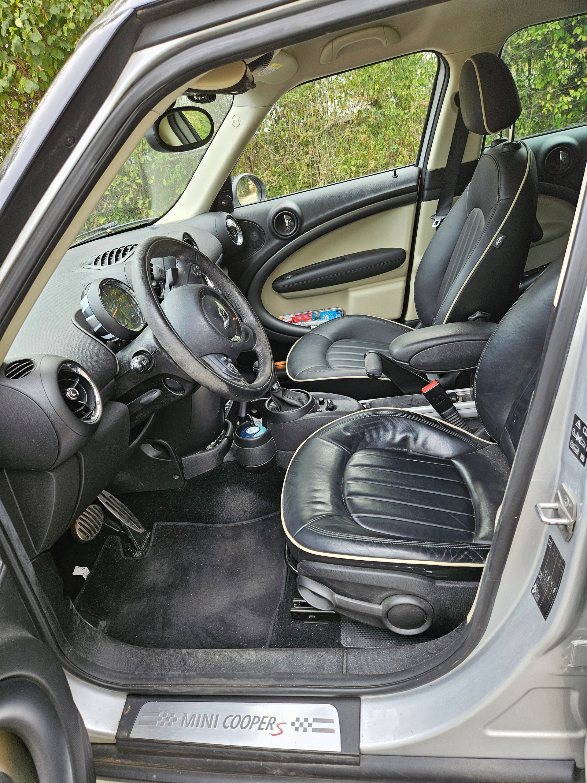 MINI 2.0 SD Cooper ALL4, Frisch ab MFK und Service.. Guter Zustand. Motorhaube mit Steinschutzfolie.-image-4