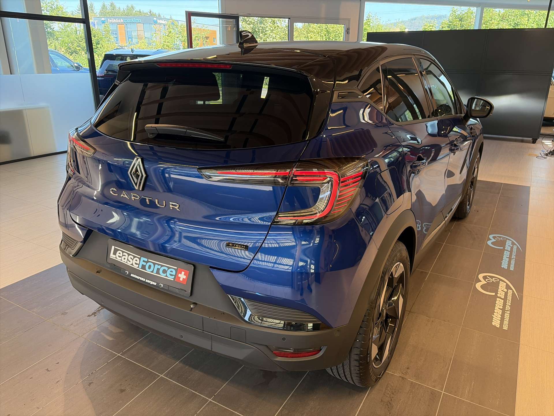 RENAULT Captur 1.8 E-Tech 160 Techno DHT-Automat-image-2