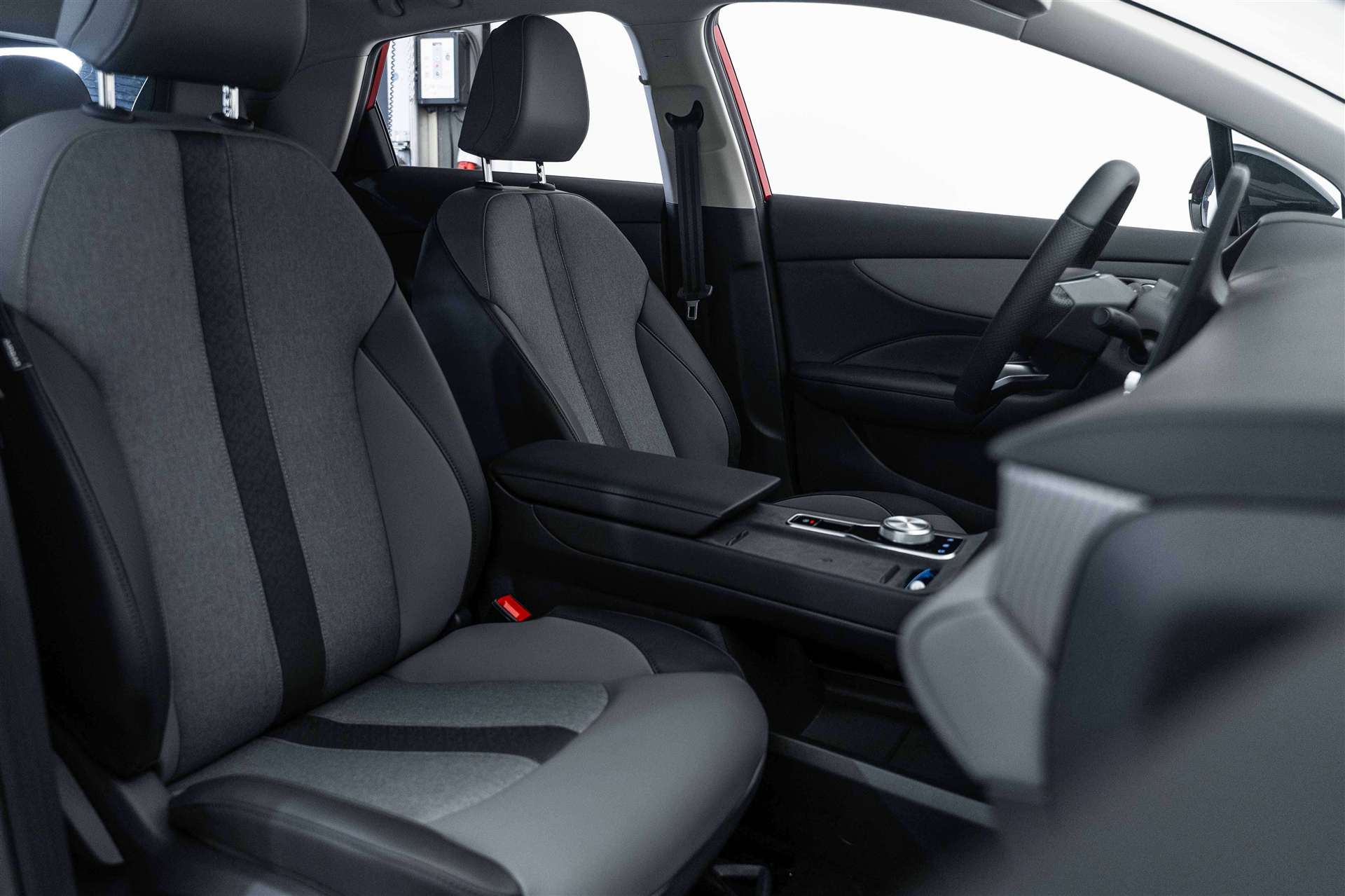 MG MG 4 EV 64kWh Premium Facelift Automat-image-11