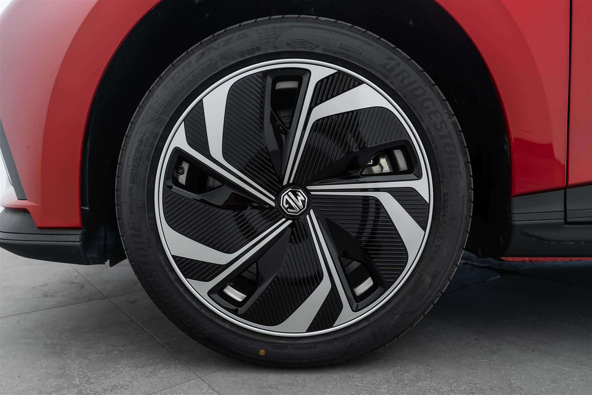 MG MG 4 EV 64kWh Premium Facelift Automat-image-5