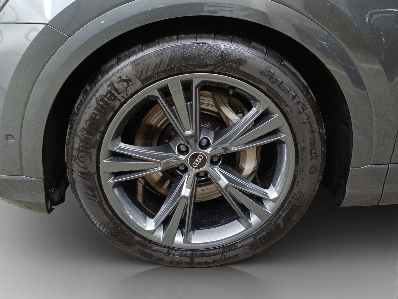 AUDI Q8 SUV TFSI e quattro 290 kW Attraction tiptronic-image-16