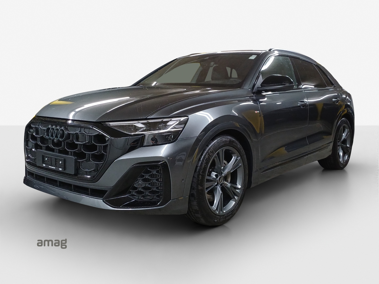 AUDI Q8 SUV TFSI e quattro 290 kW Attraction tiptronic