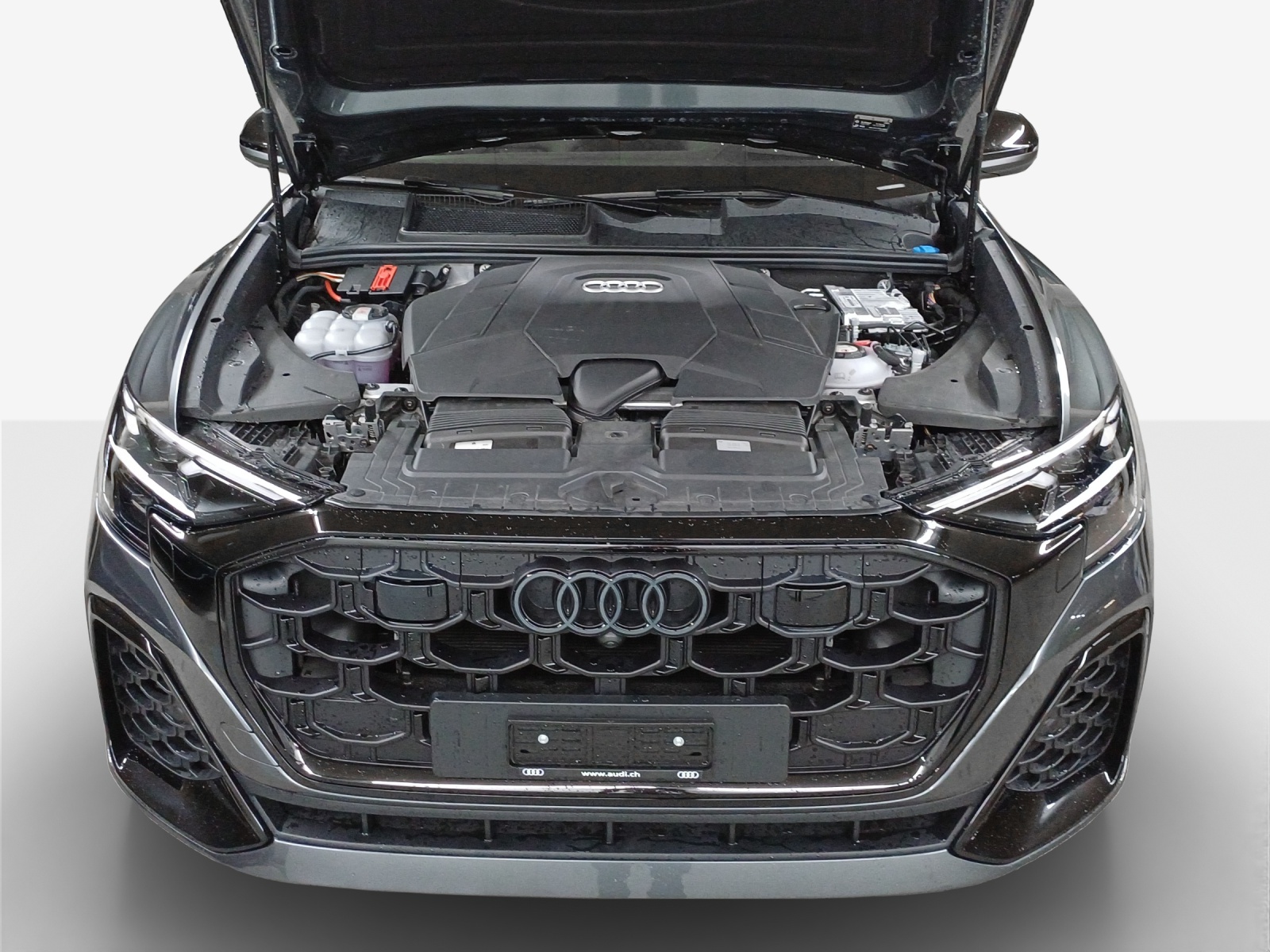 AUDI Q8 SUV TFSI e quattro 290 kW Attraction tiptronic-image-15