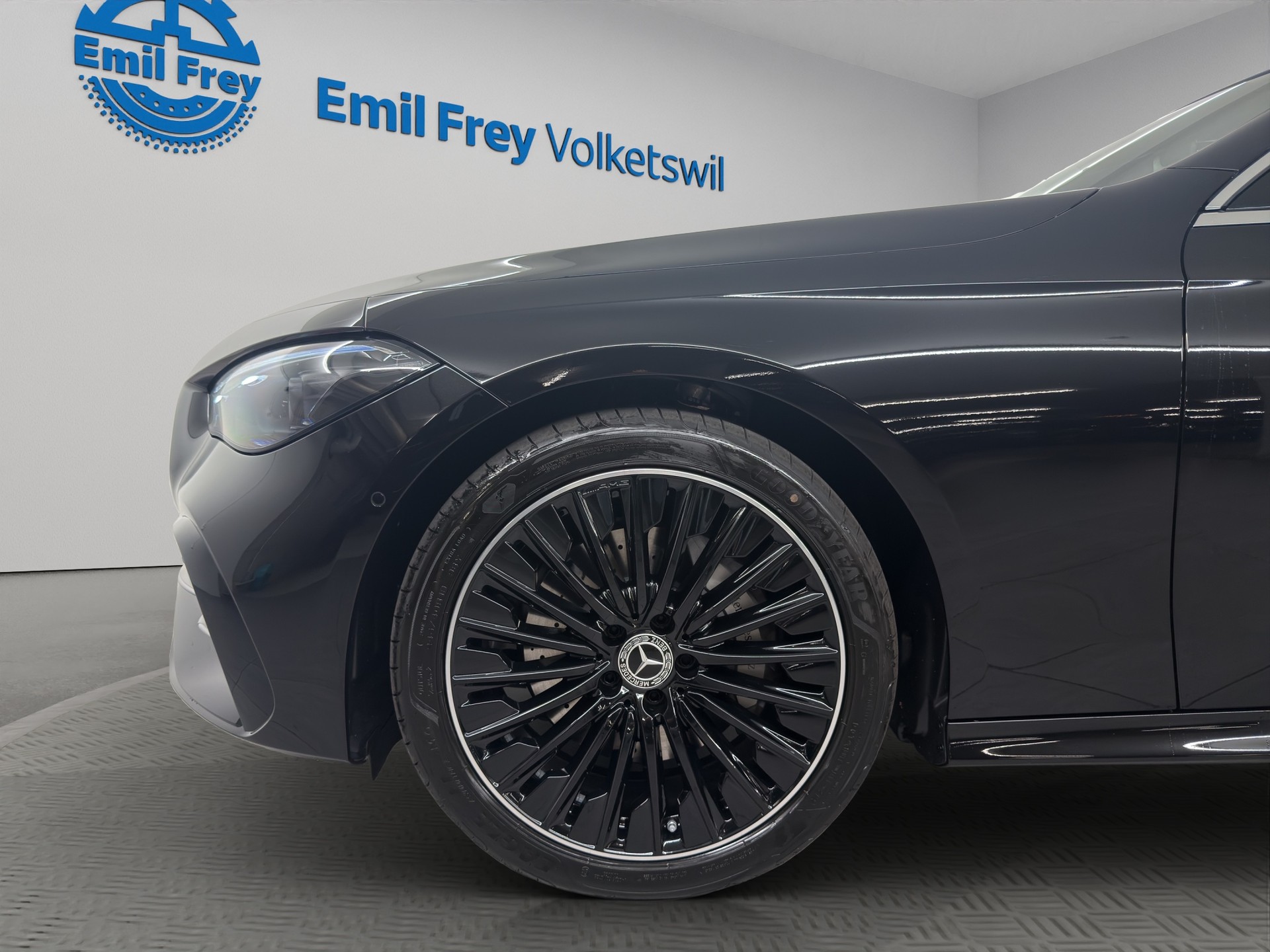 MERCEDES-BENZ CLE 200 AMG Line 4matic Cabriolet-showroom-element-3