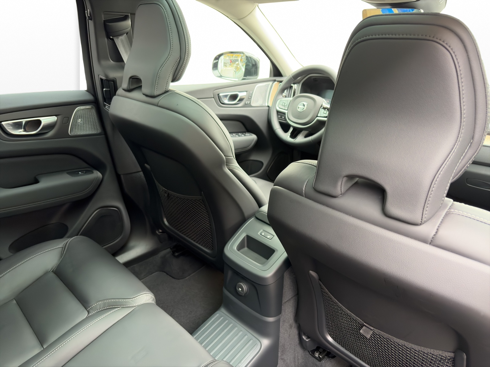 VOLVO XC60 2.0 T8 TE Ultra Bright eAWD-image-16
