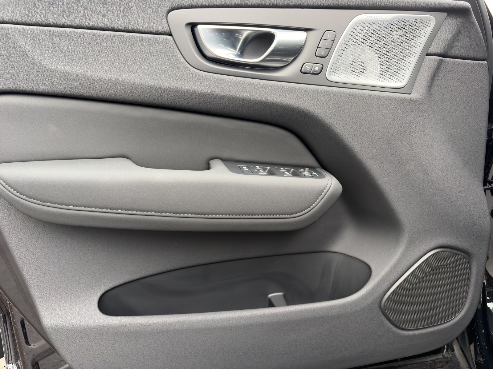VOLVO XC60 2.0 T8 TE Ultra Bright eAWD-image-14