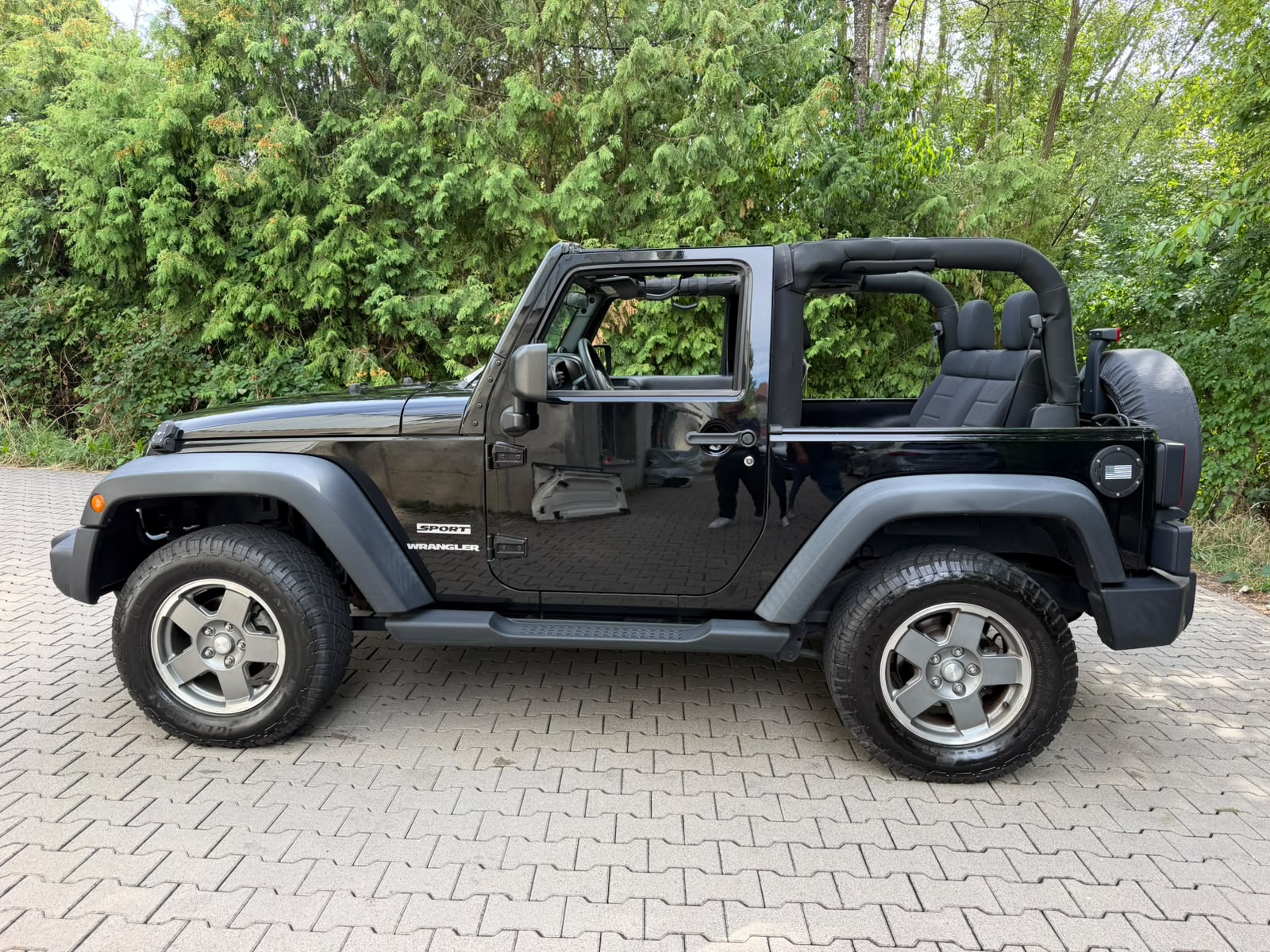 JEEP Wrangler 3.6 Sport Automatic-image-3