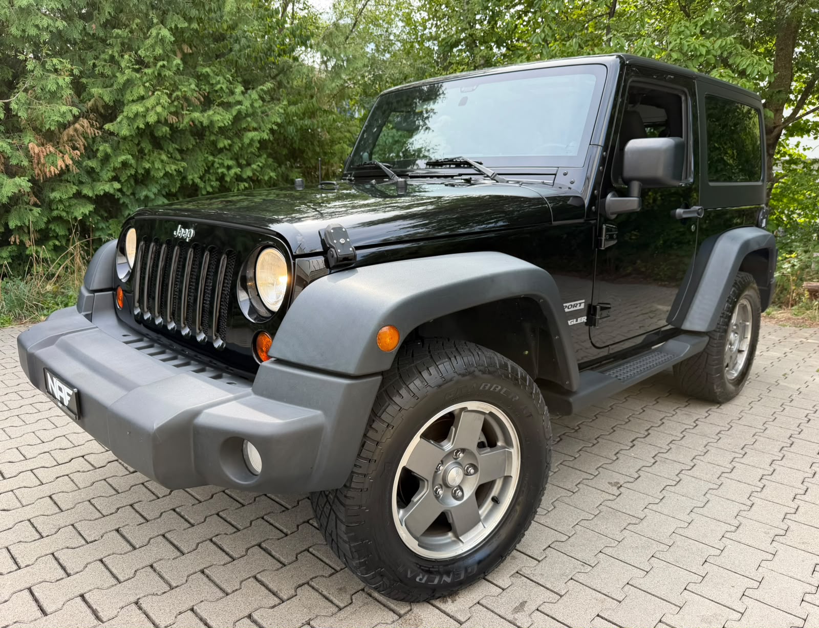 JEEP Wrangler 3.6 Sport Automatic-image-0