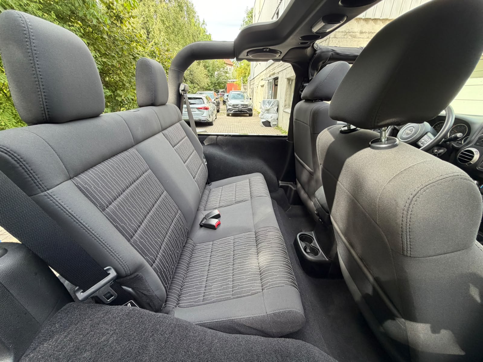 JEEP Wrangler 3.6 Sport Automatic-image-21