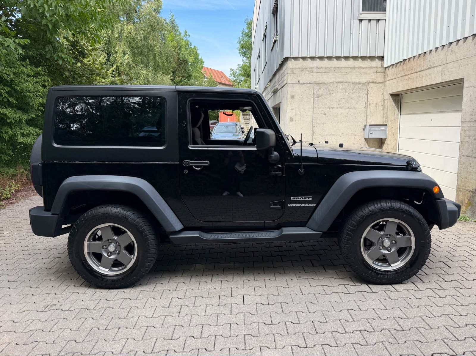 JEEP Wrangler 3.6 Sport Automatic-image-11