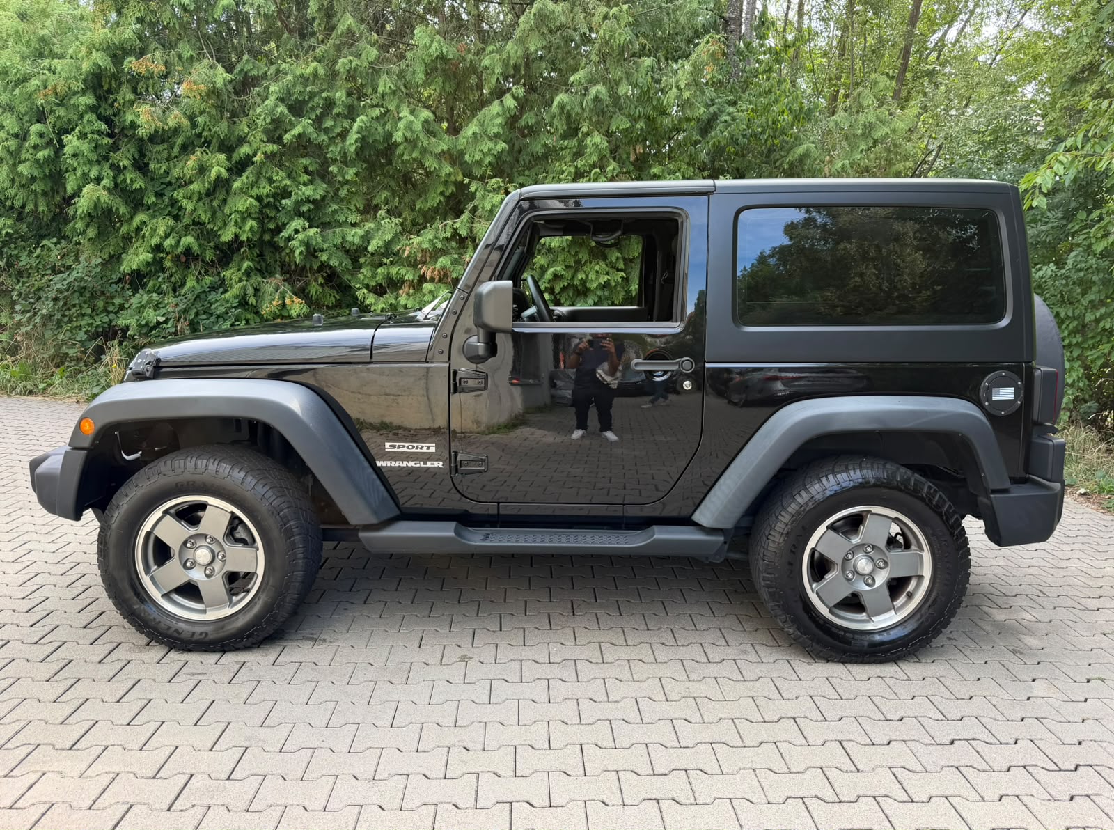 JEEP Wrangler 3.6 Sport Automatic-image-2