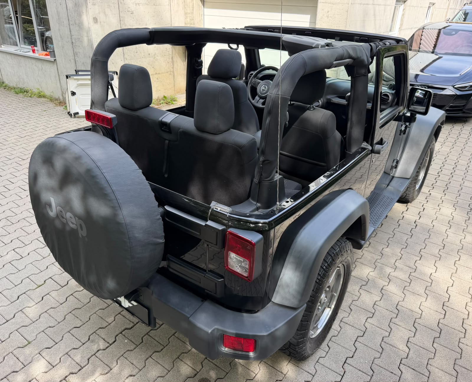 JEEP Wrangler 3.6 Sport Automatic-image-10