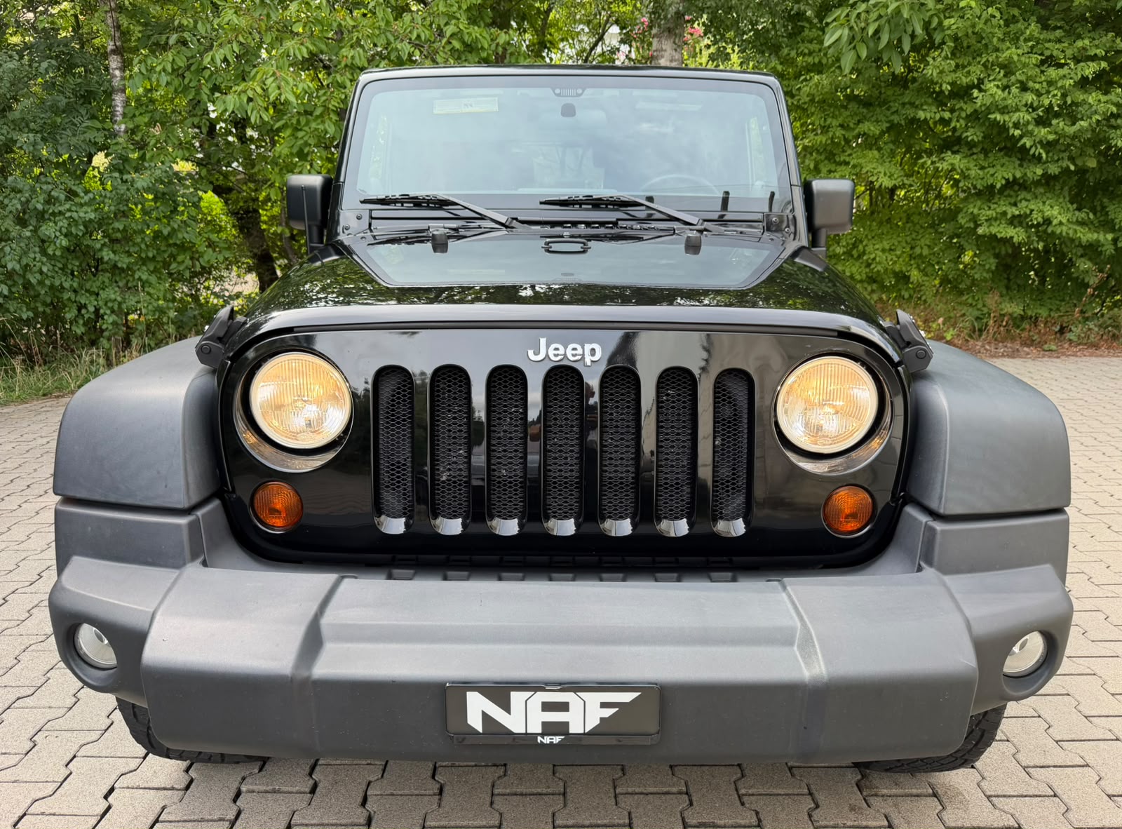 JEEP Wrangler 3.6 Sport Automatic-image-14
