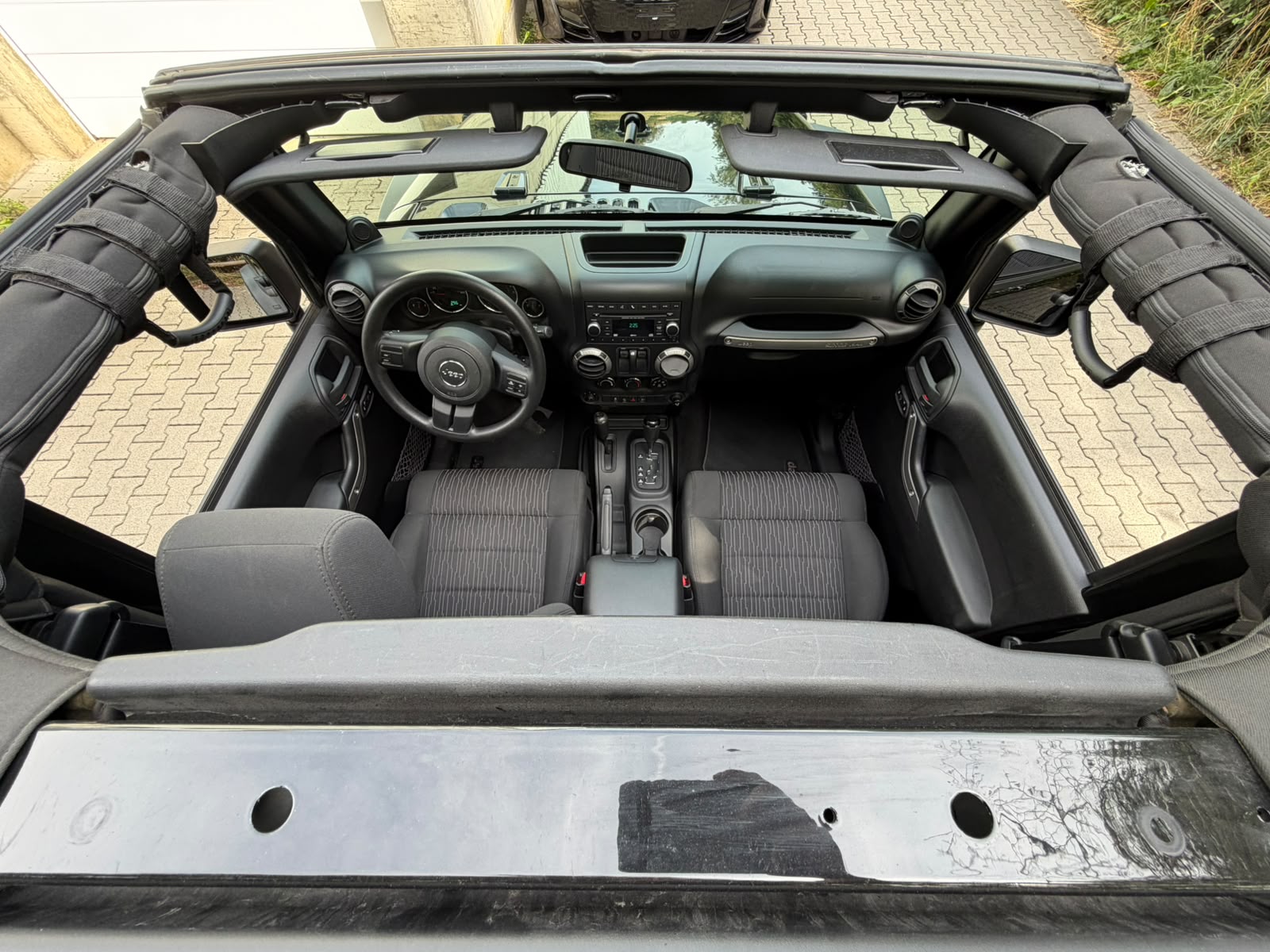 JEEP Wrangler 3.6 Sport Automatic-image-24
