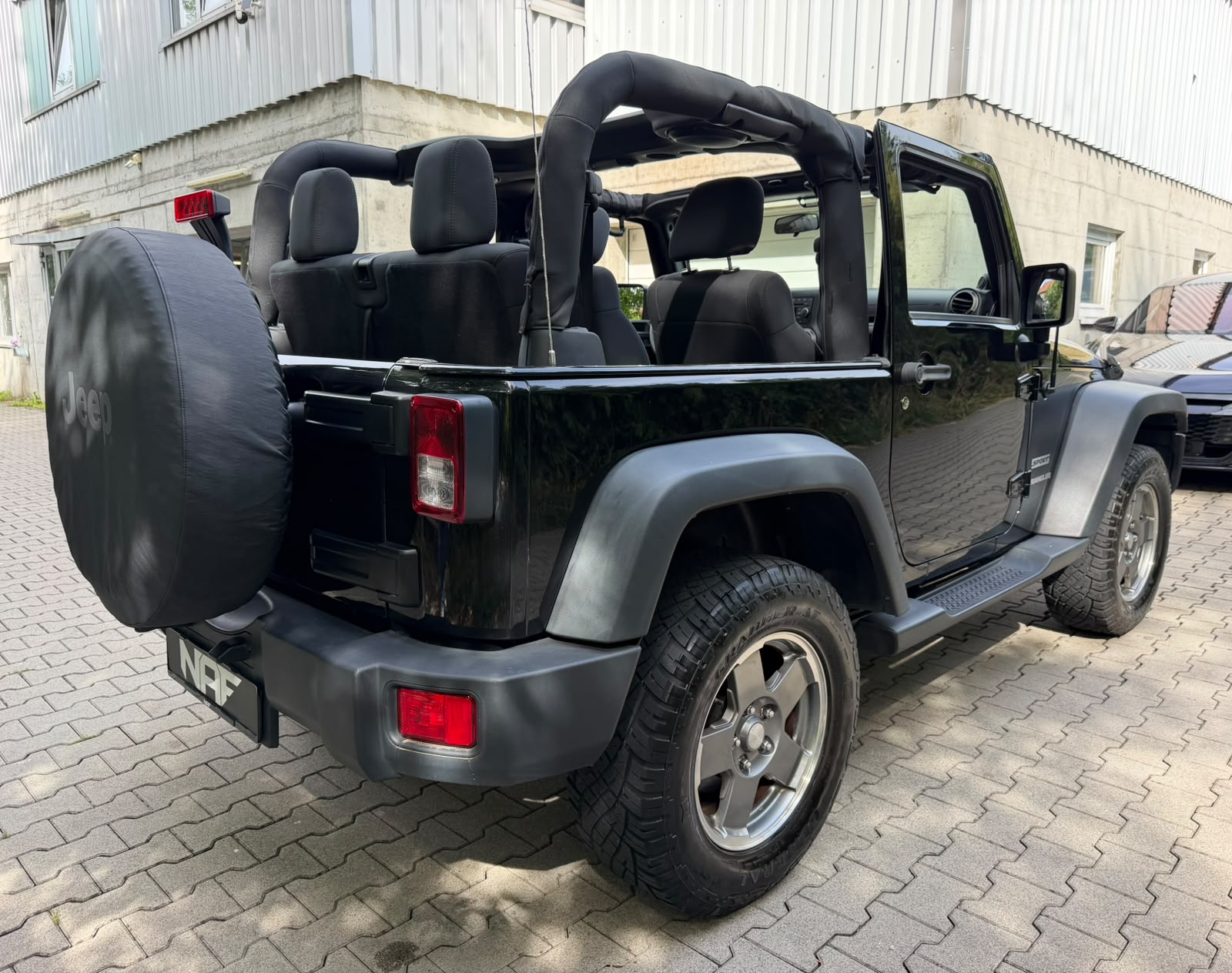 JEEP Wrangler 3.6 Sport Automatic-image-9