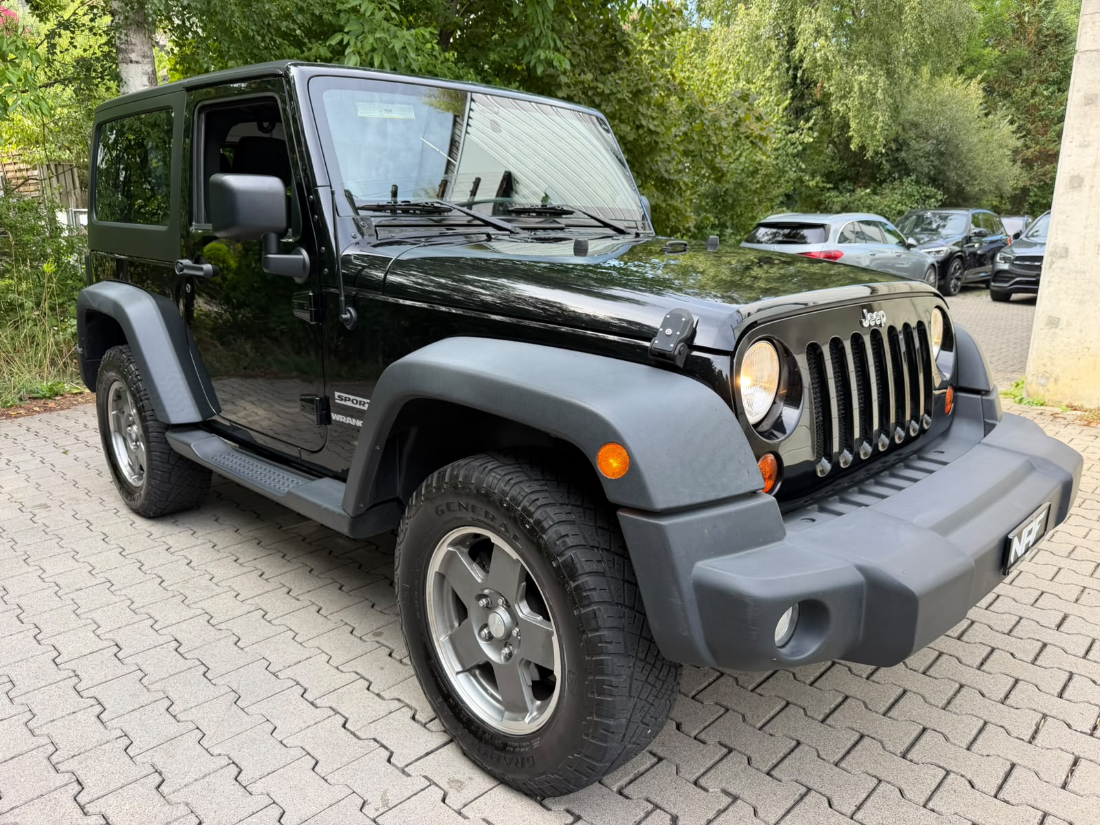 JEEP Wrangler 3.6 Sport Automatic-image-13