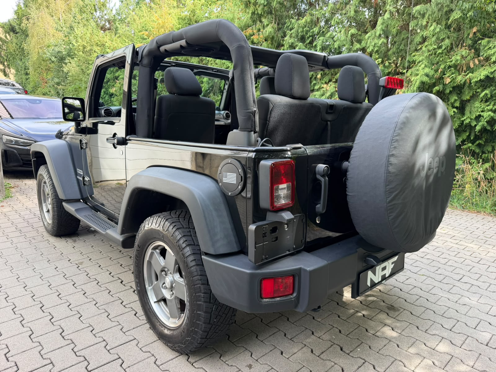 JEEP Wrangler 3.6 Sport Automatic-image-5