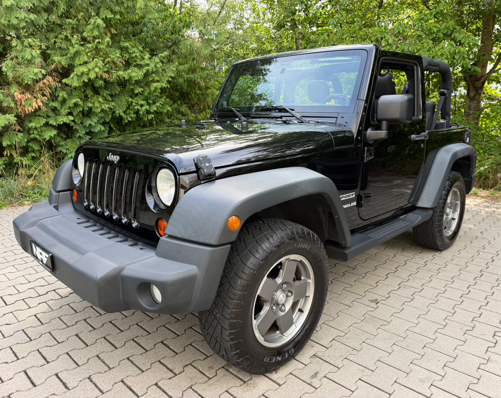 JEEP Wrangler 3.6 Sport Automatic-image-1