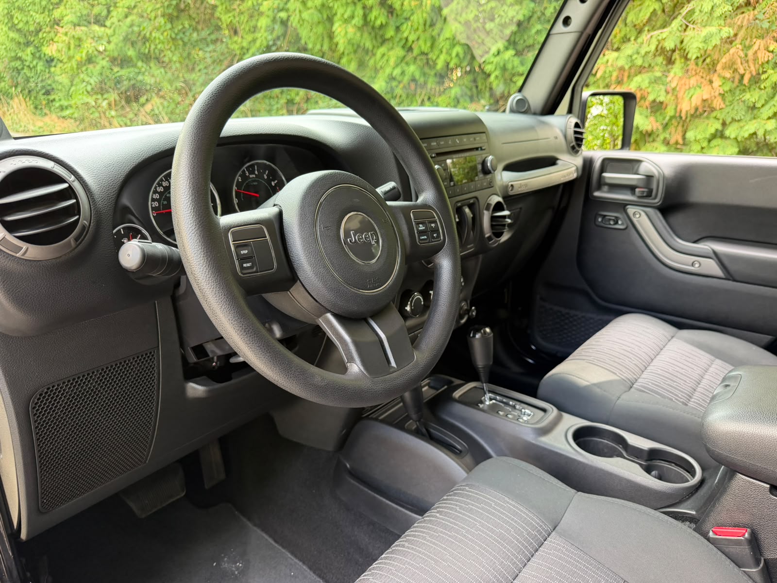 JEEP Wrangler 3.6 Sport Automatic-image-17