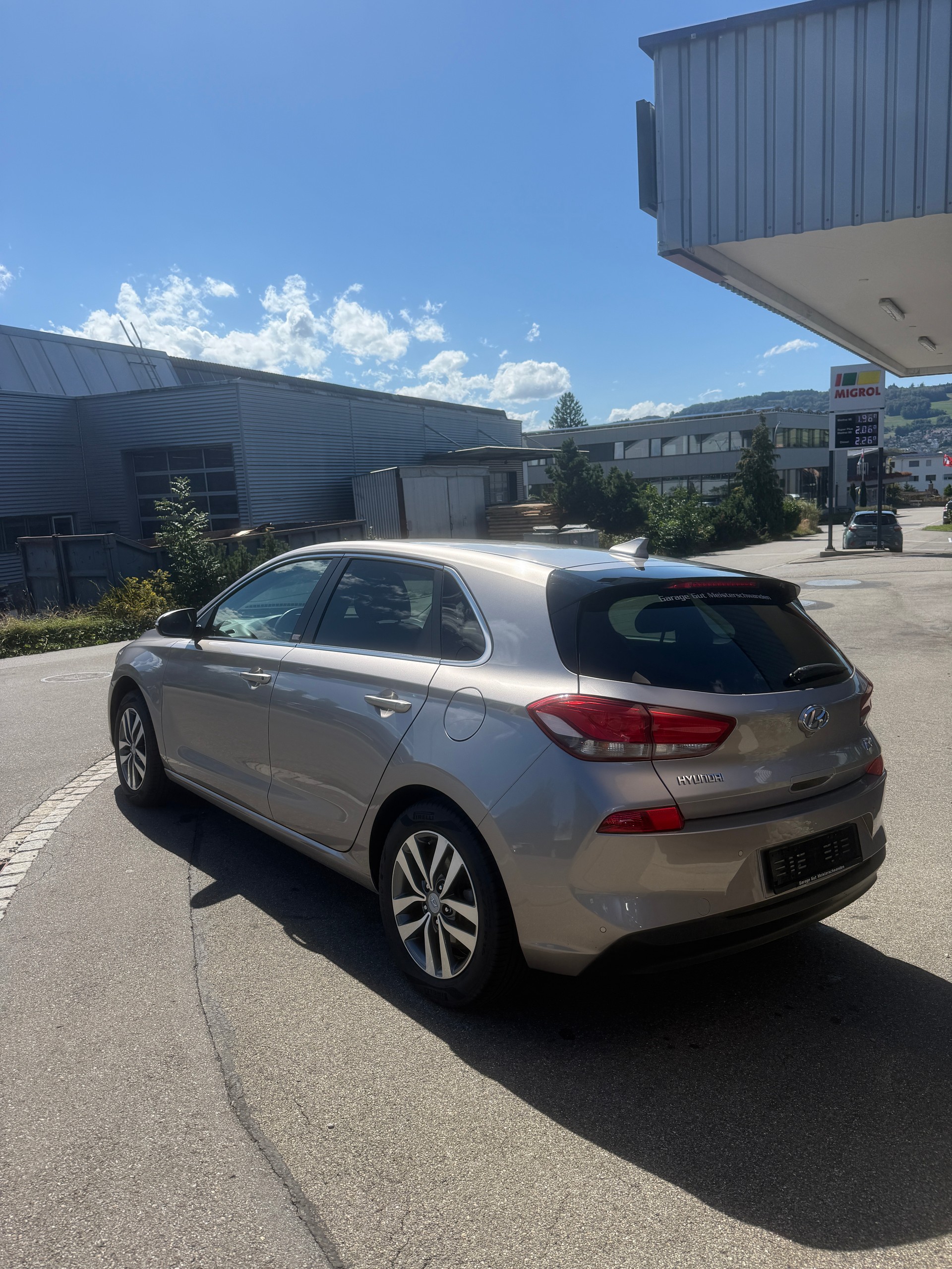 HYUNDAI i30 1.6 CRDi Amplia DCT-image-2